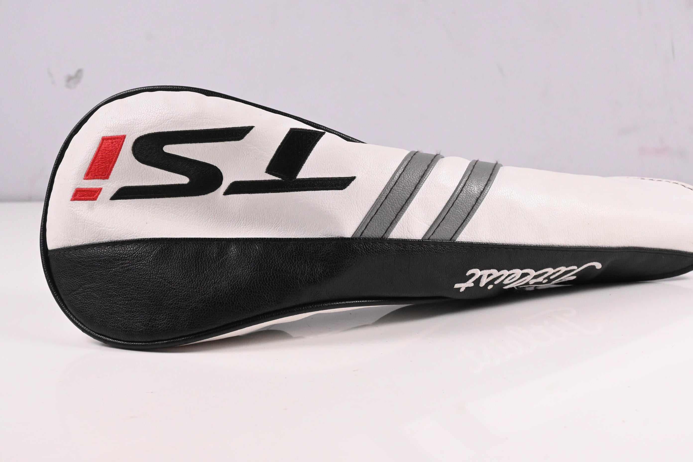 Titleist TSi2 Driver / 10 Degree / Regular Flex Fujikura Vista Pro 55 Shaft