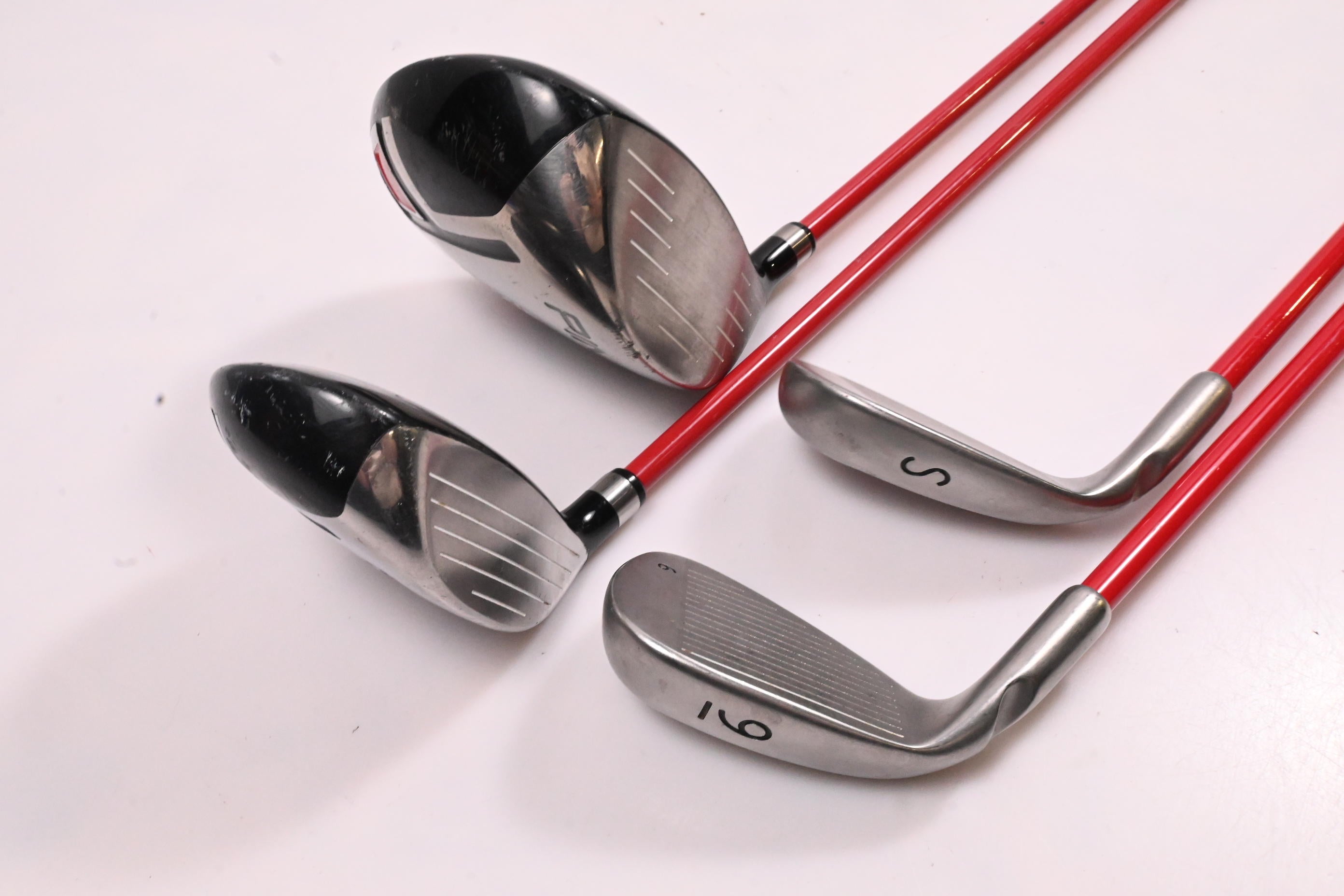 Junior Ping Moxie Package Set / Woods, Irons, Bag