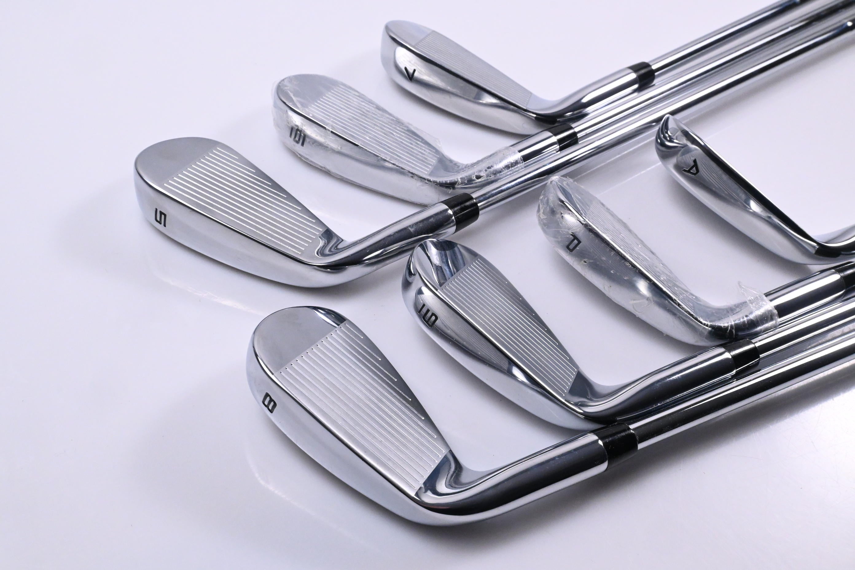 Callaway Elyte Irons / 5-PW+GW / Regular Flex Vector 80 Shafts