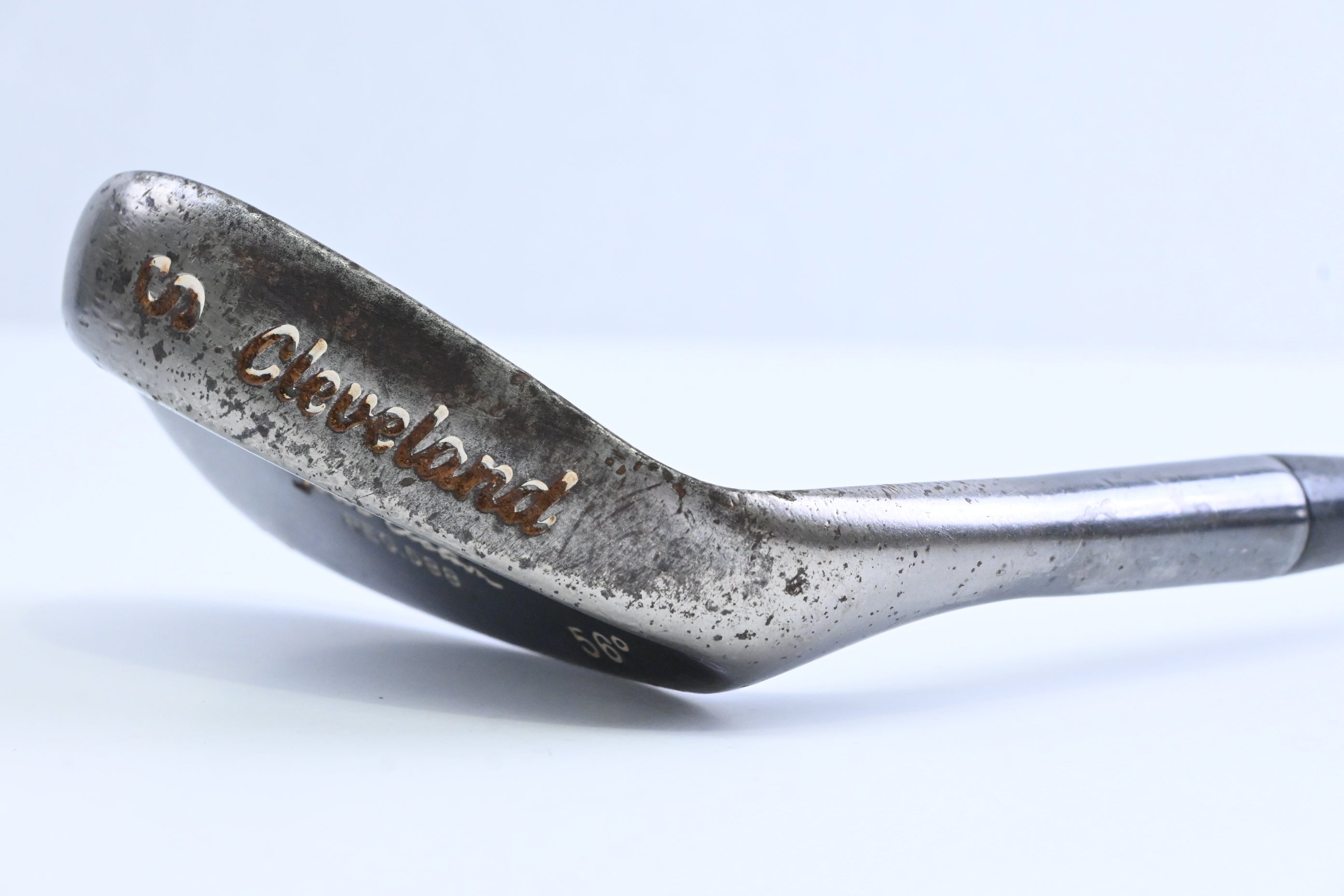 Cleveland Reg 588 RTG Sand Wedge / 56 Degree / Wedge Flex Dynamic Gold Shaft