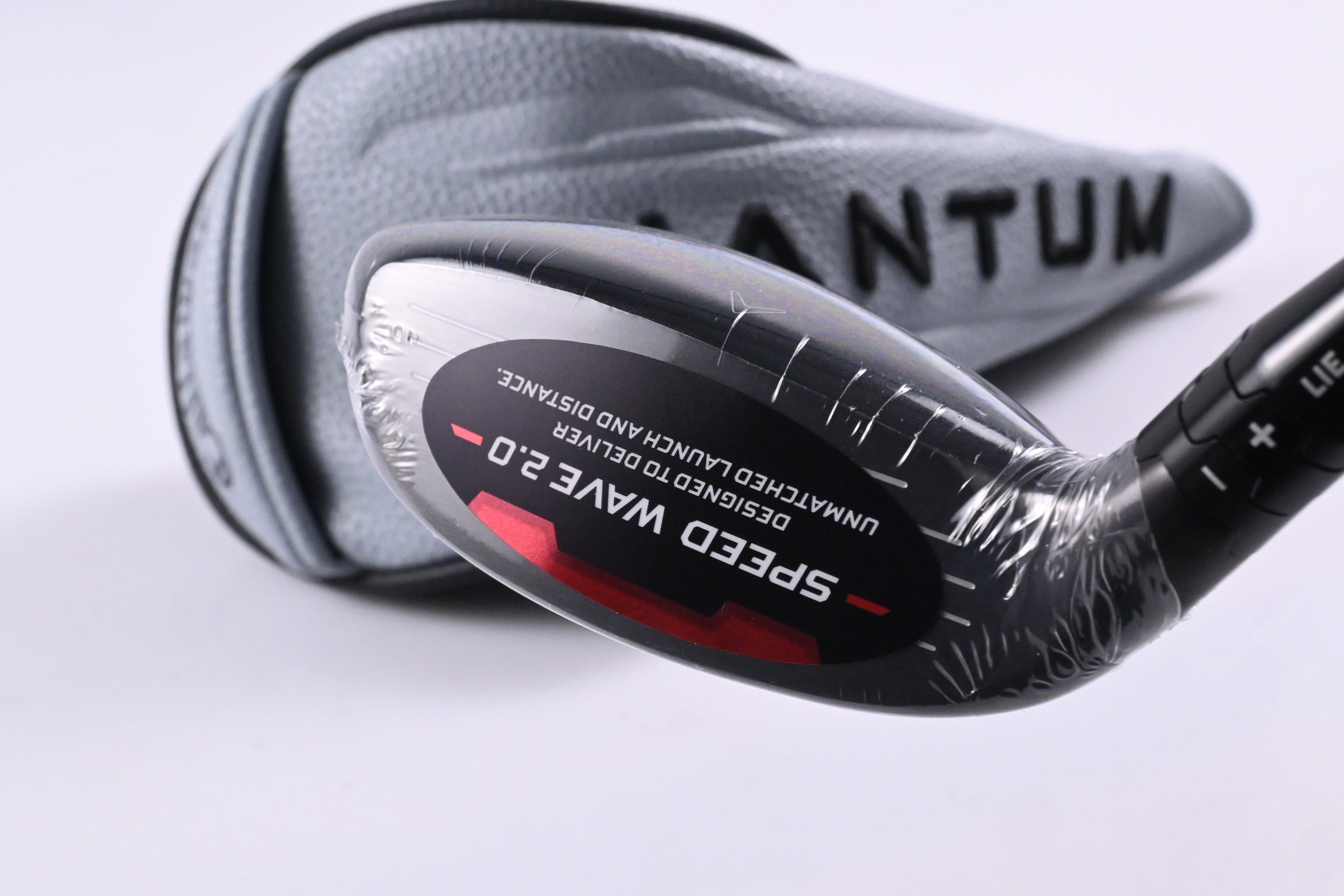 Callaway Quantum Max OS #4 Hybrid / 20 Degree / Regular Flex Denali Frost Silver