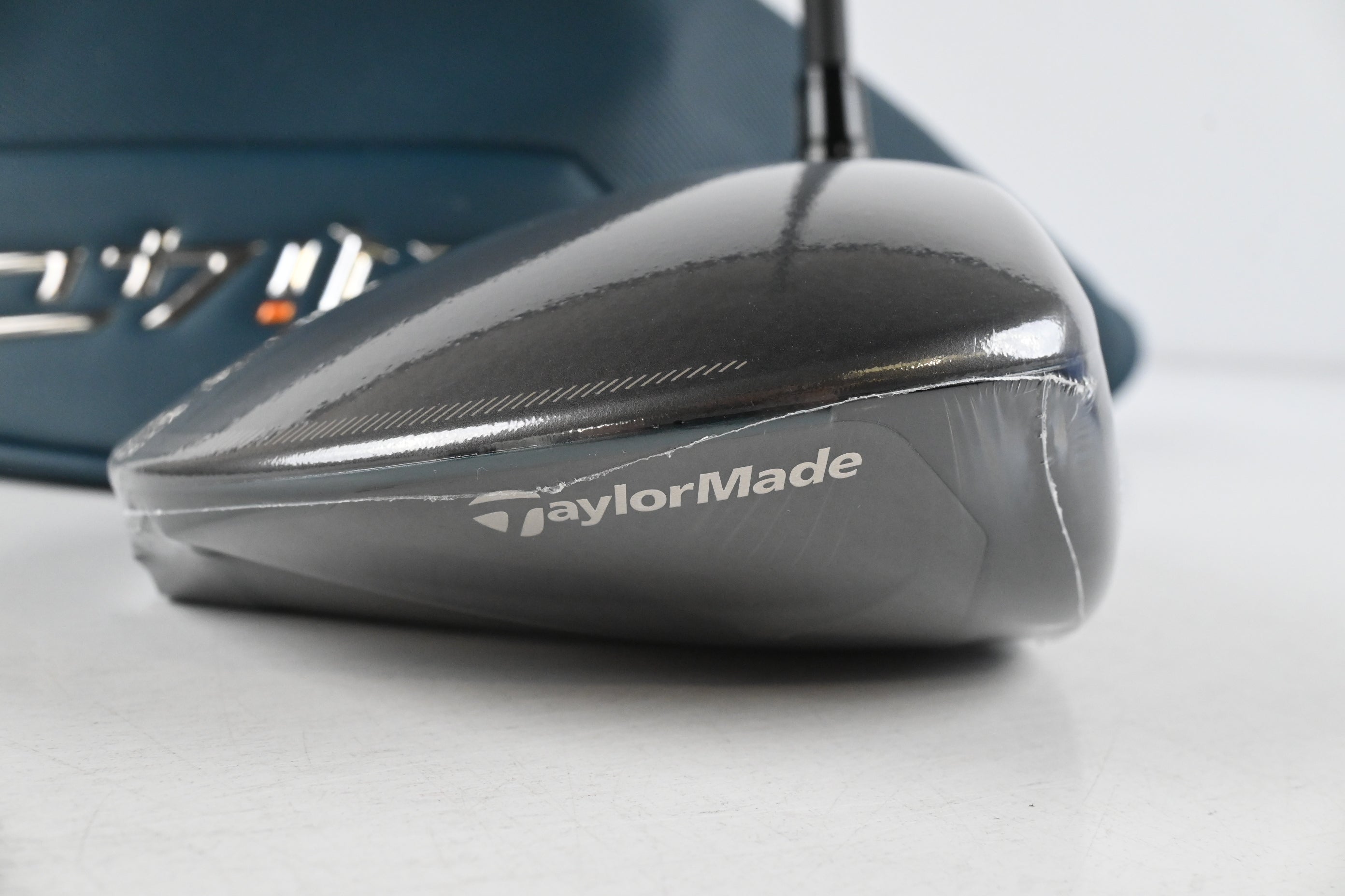 Taylormade Qi4D Max Driver / 12 Degree / Regular Flex Reax Blue 50 Shaft