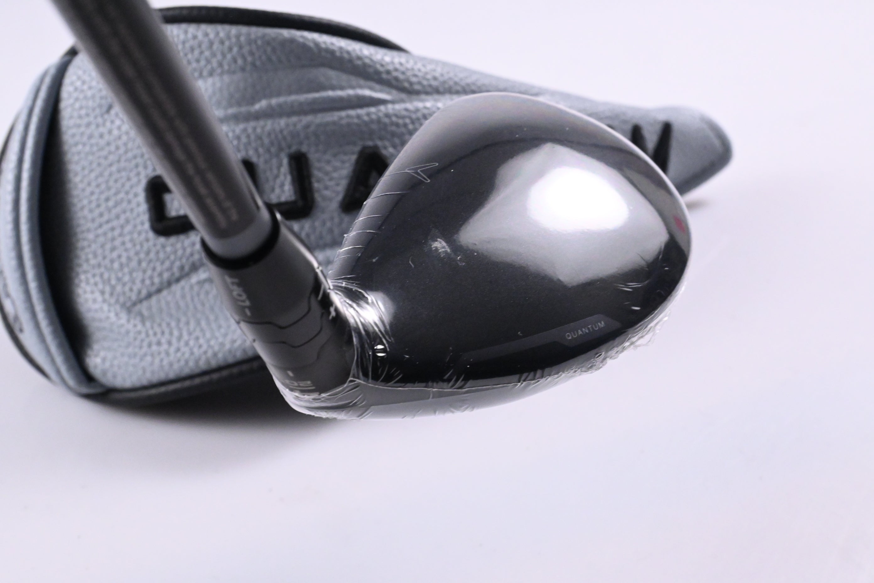 Callaway Quantum Max OS #4 Hybrid / 20 Degree / Regular Flex Denali Frost Silver