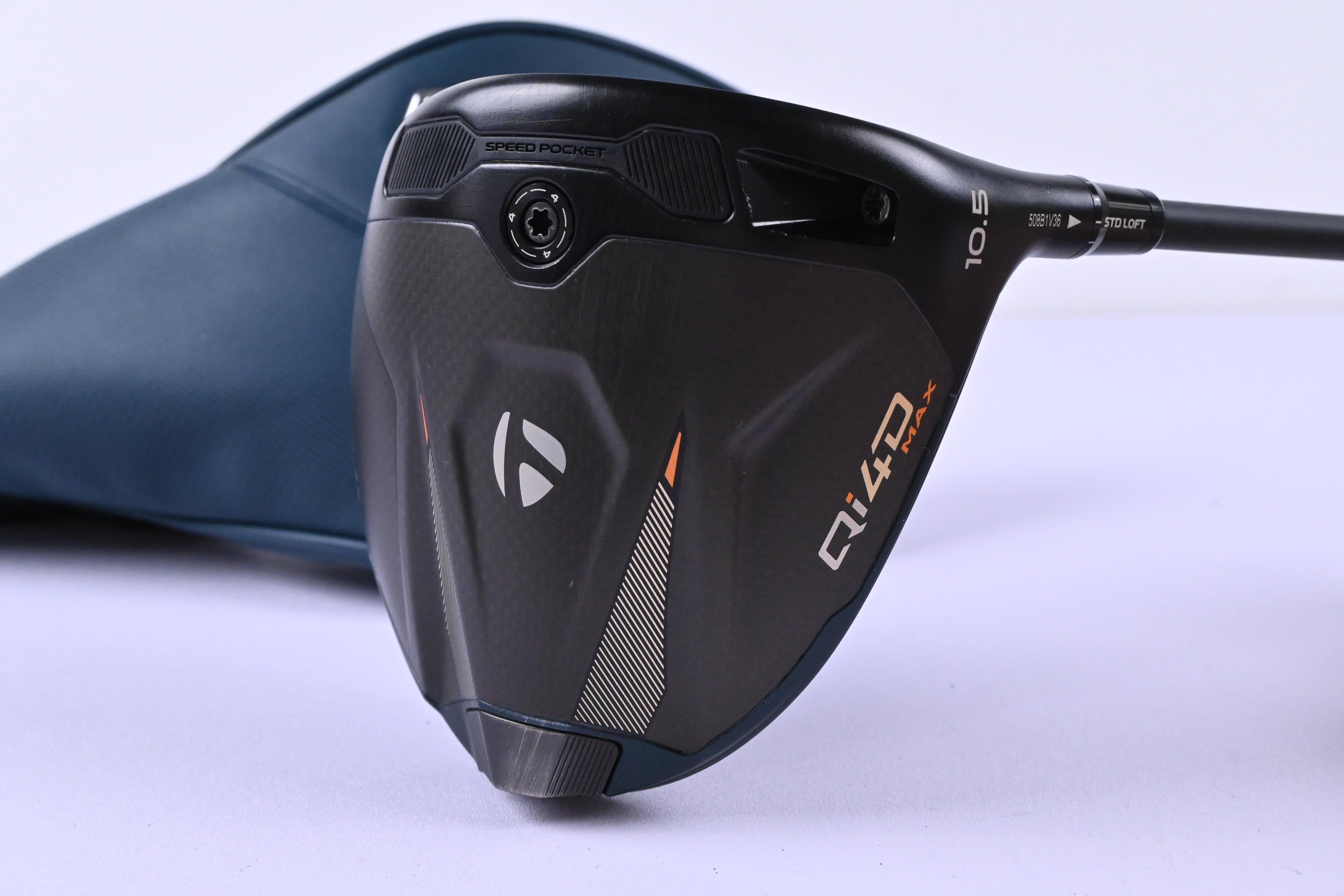 Taylormade Qi4D Max Driver / 10.5 Degree / Regular Flex Vanquish 5 Shaft