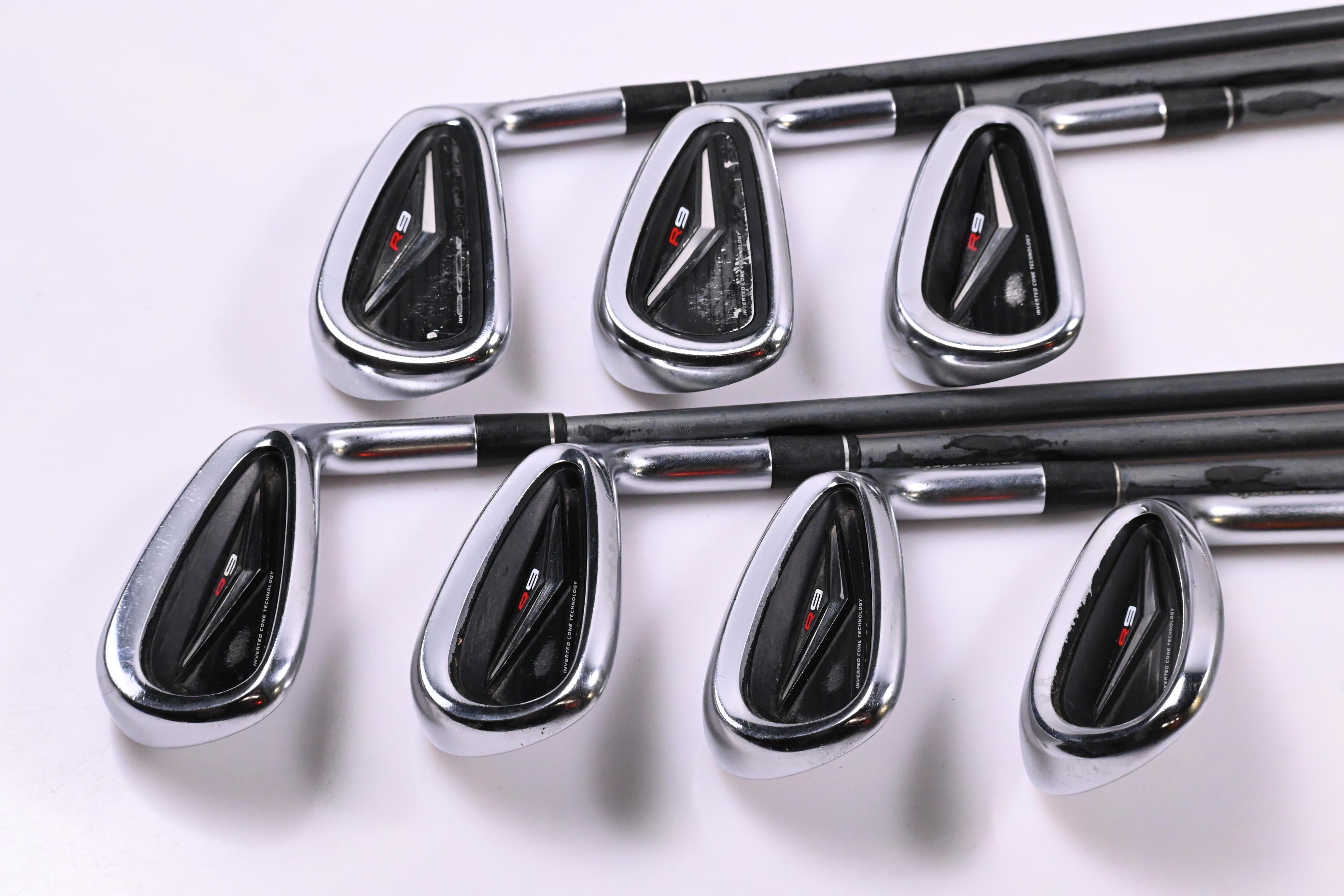 Taylormade R9 Irons / 5-PW+SW / Regular Flex Motore 65 Shafts