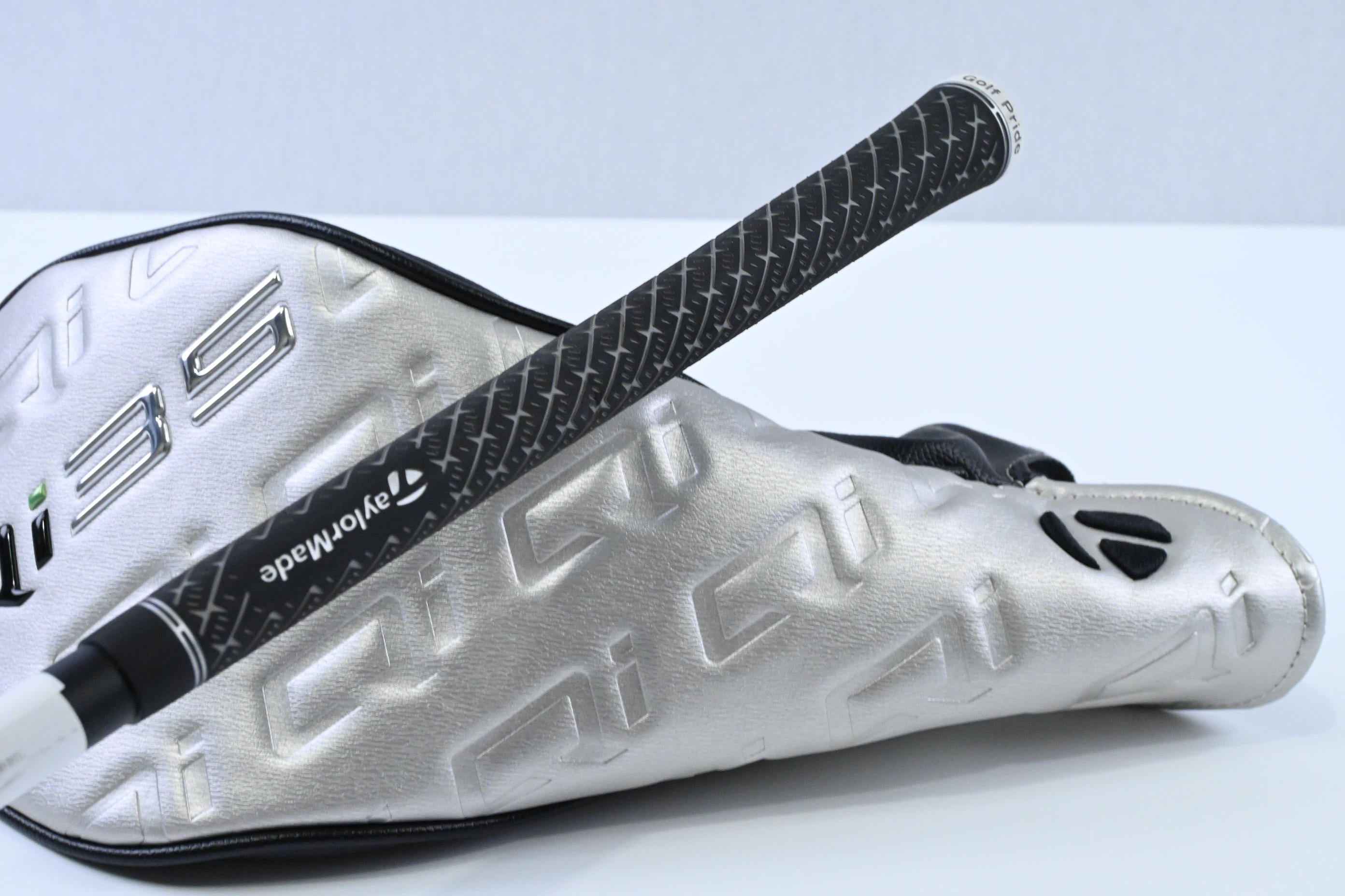 Taylormade Qi35 Driver / 10.5 Degree / Senior Flex Vanquish 4 Shaft