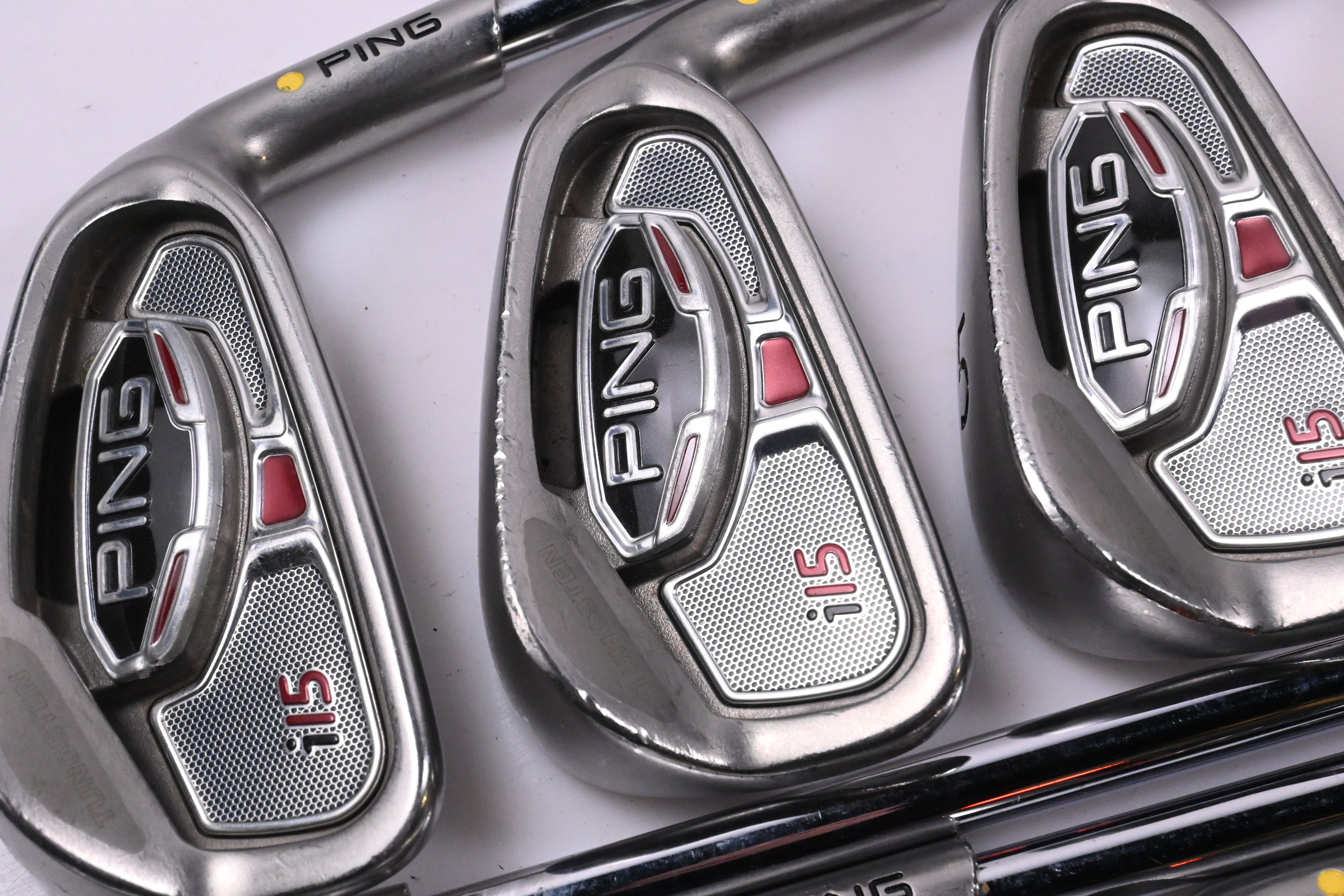 Ping i15 Irons / 3-PW+GW / Yellow Dot / Regular Flex Ping AWT Shafts