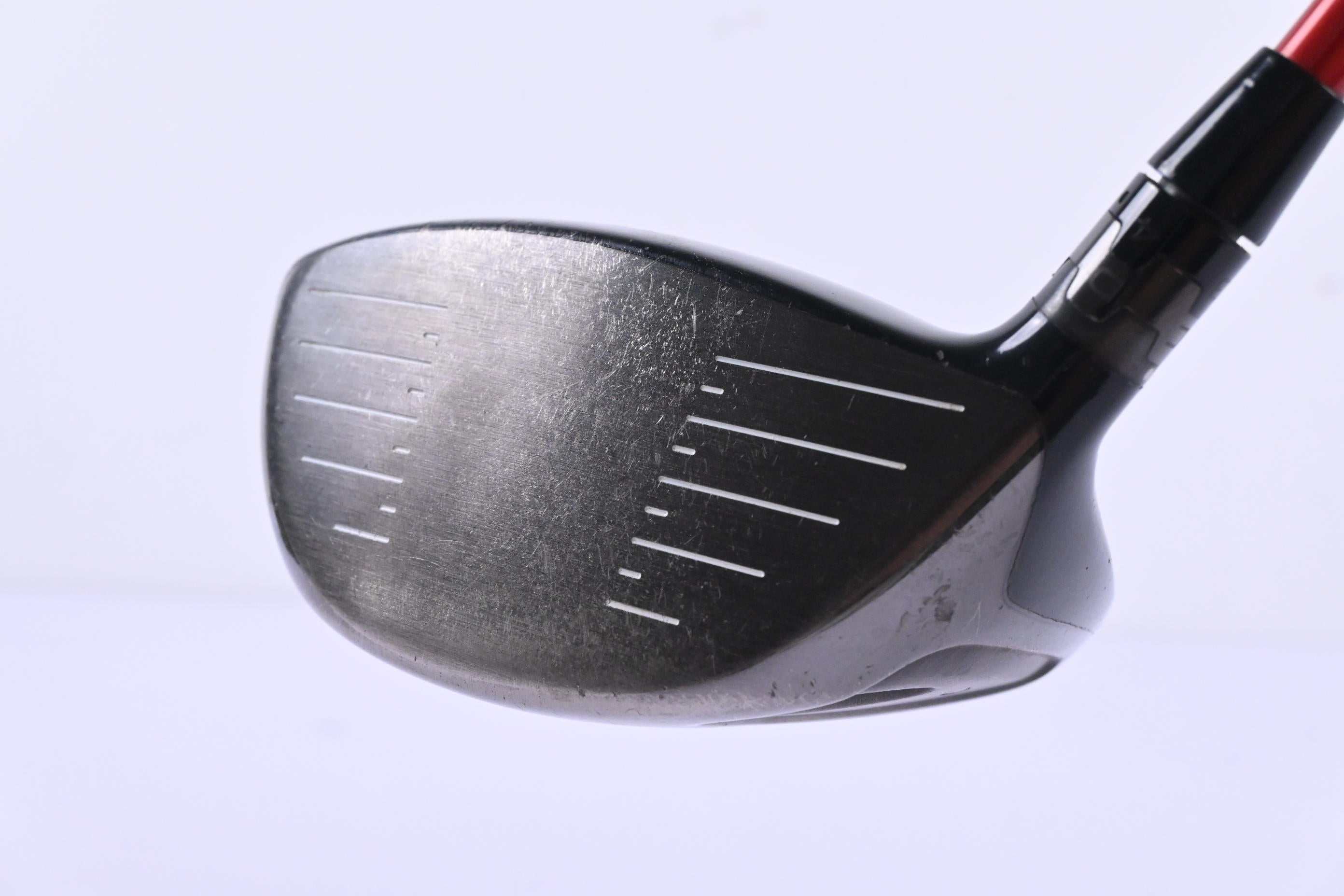 Titleist 910 D2 Driver / 9.5 Degree / Stiff Fujikura Motore F1 75 Shaft