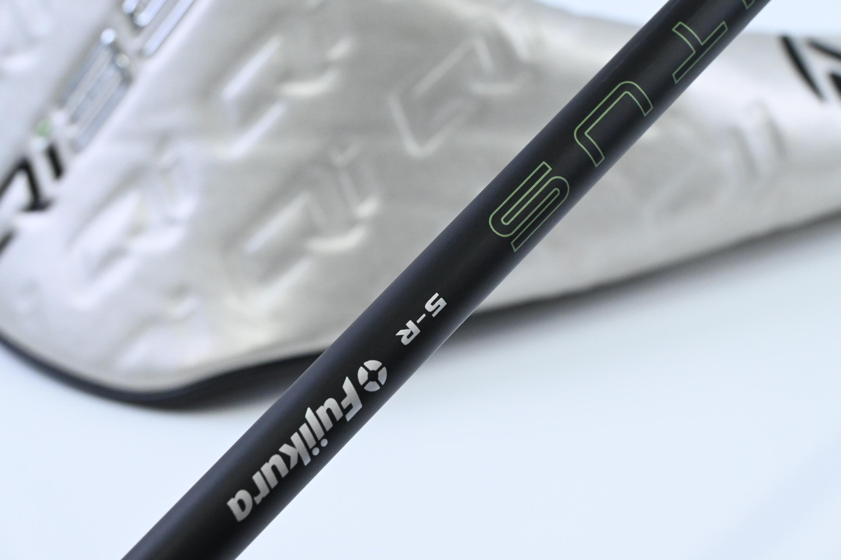 Taylormade Qi35 Driver / 10.5 Degree / Regular Flex Fujikura Ventus Blue 5 Shaft
