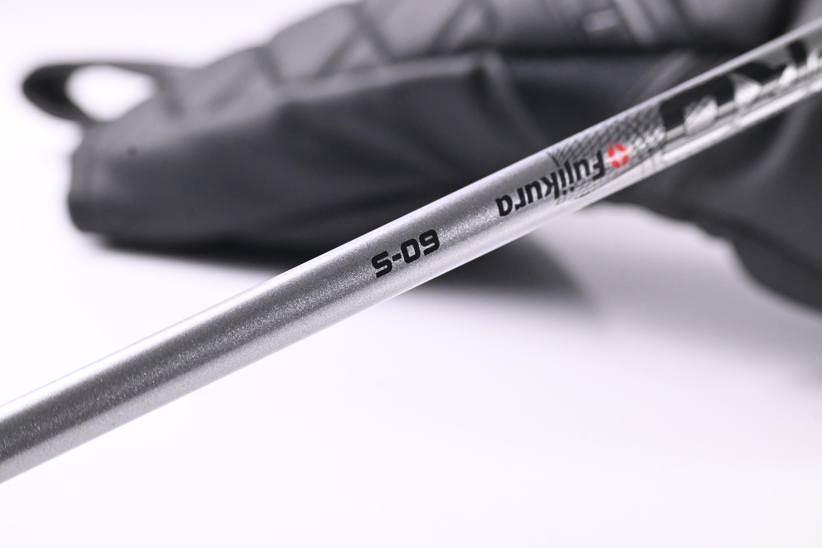 Cobra DS-Adapt MAX-D Driver / 10.5 Degree / Stiff Flex Fujikura Pro Black 60 Shaft