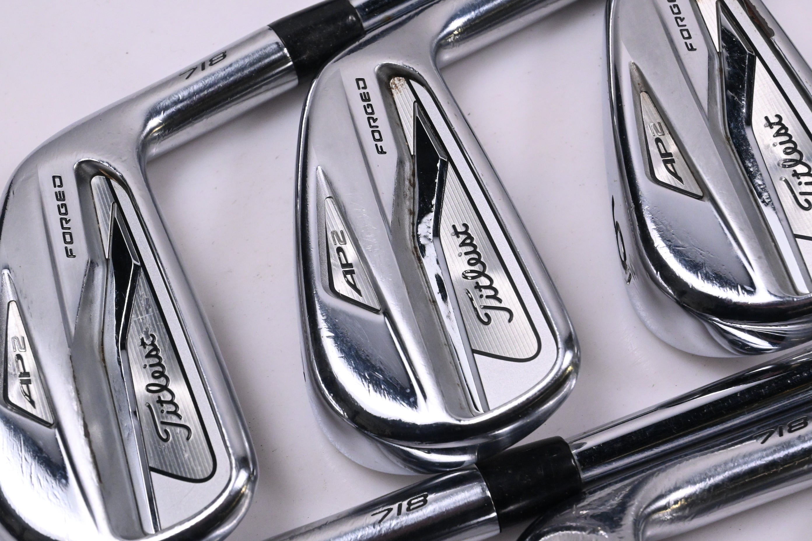 Titleist 718 AP2 Irons / 4-PW+50° / Regular Flex AMT Tour White R300 Shafts
