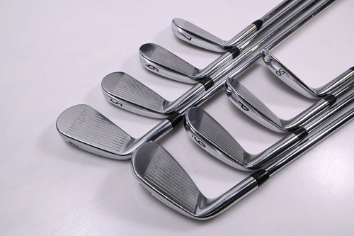 Titleist 718 AP2 Irons / 4-PW+50° / Regular Flex AMT Tour White R300 Shafts