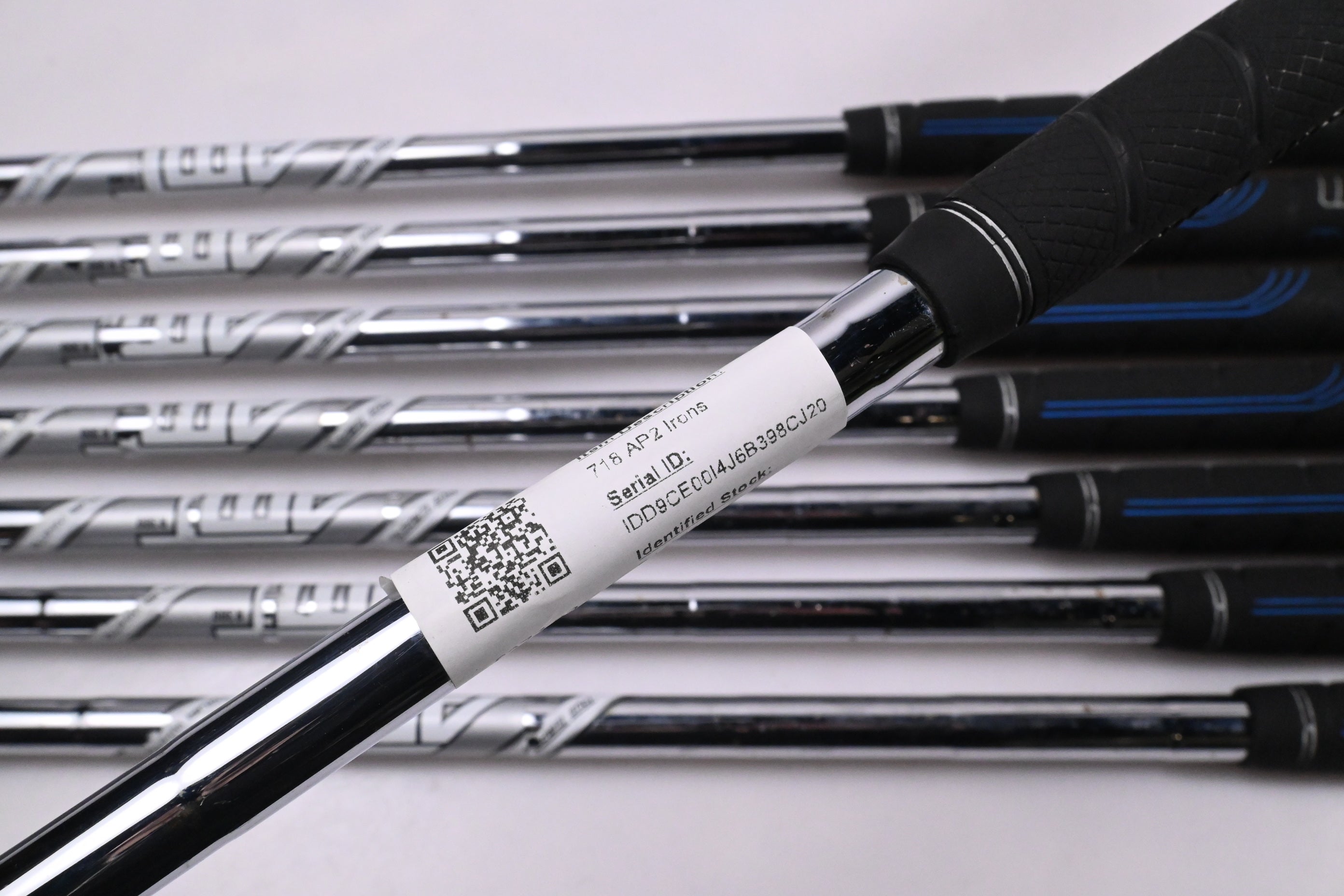 Titleist 718 AP2 Irons / 4-PW+50° / Regular Flex AMT Tour White R300 Shafts