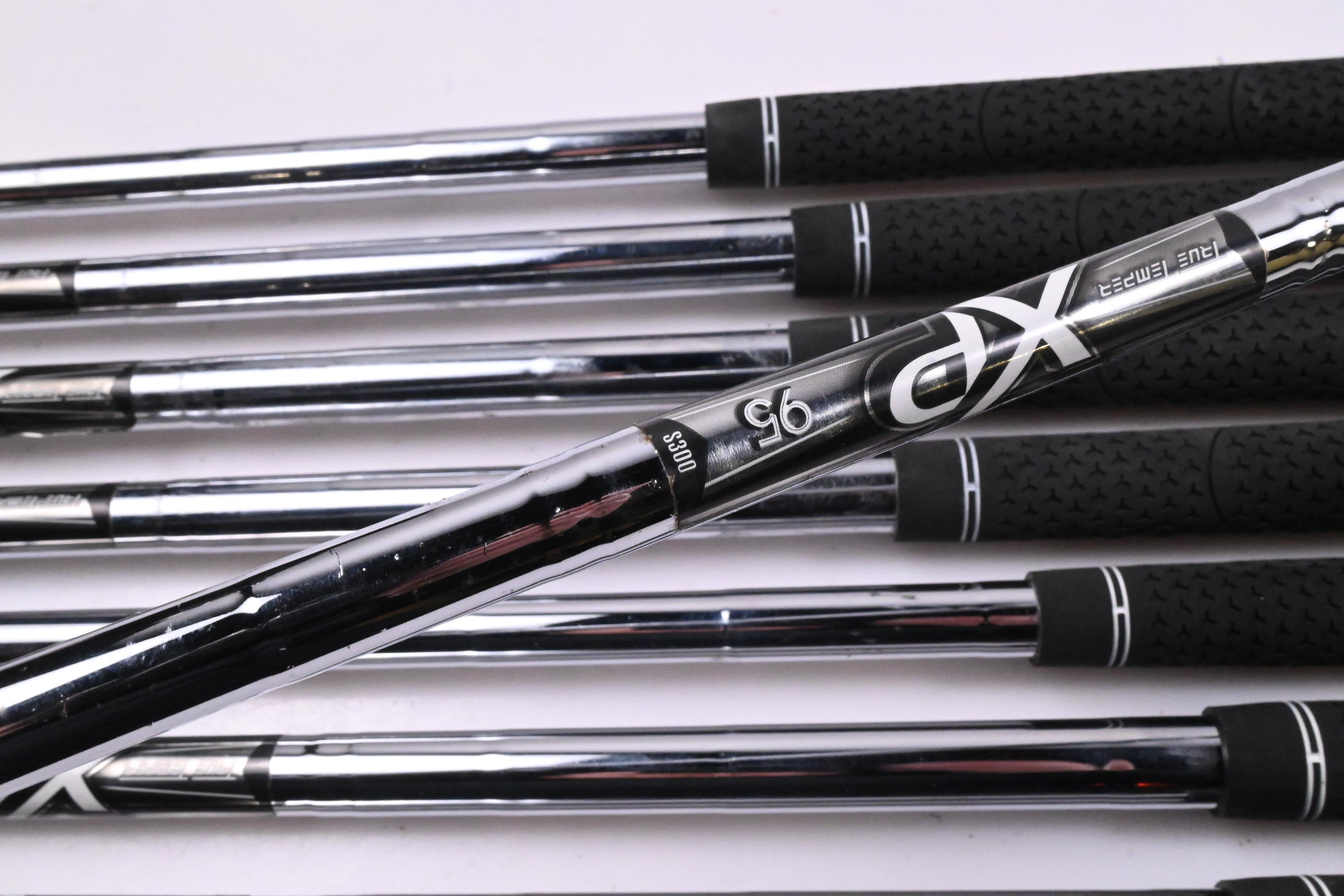 Ping G400 Irons / 4-PW+SW / Black Dot / Stiff Flex XP 95 S300 Shafts