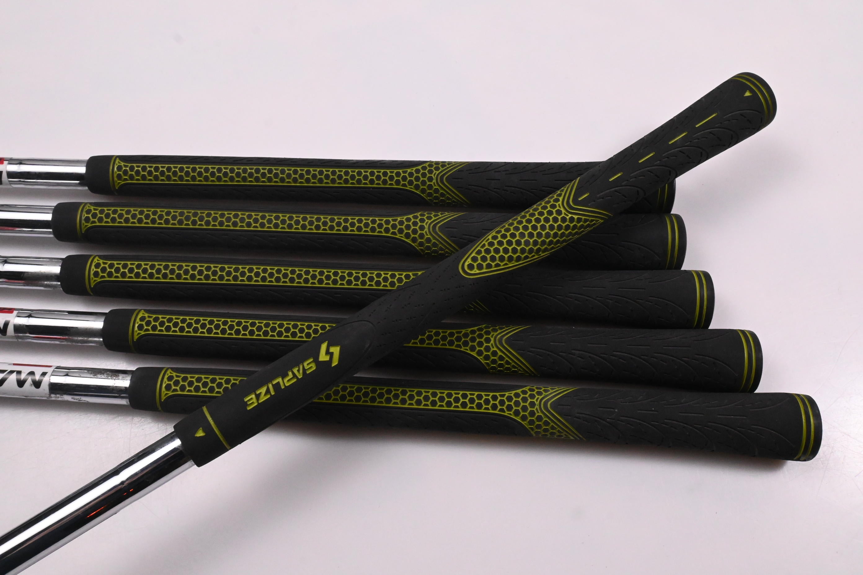 Taylormade SIM2 Max Irons / 6-PW+GW / Stiff Flex KBS MAX MT 85 Shafts