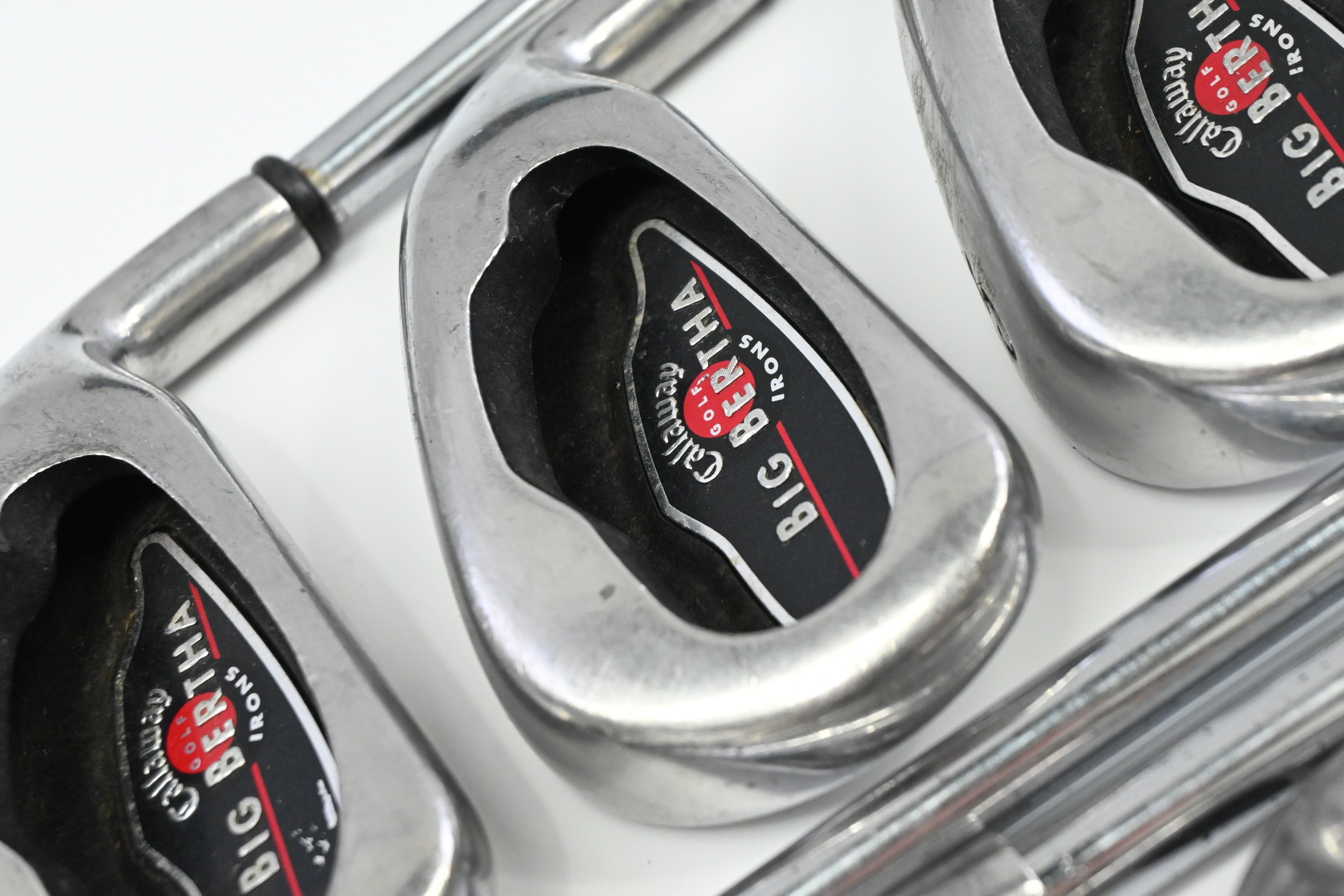 Callaway Big Bertha 2004 Irons / 3-9 / Uniflex Callaway Constant Weight Shafts