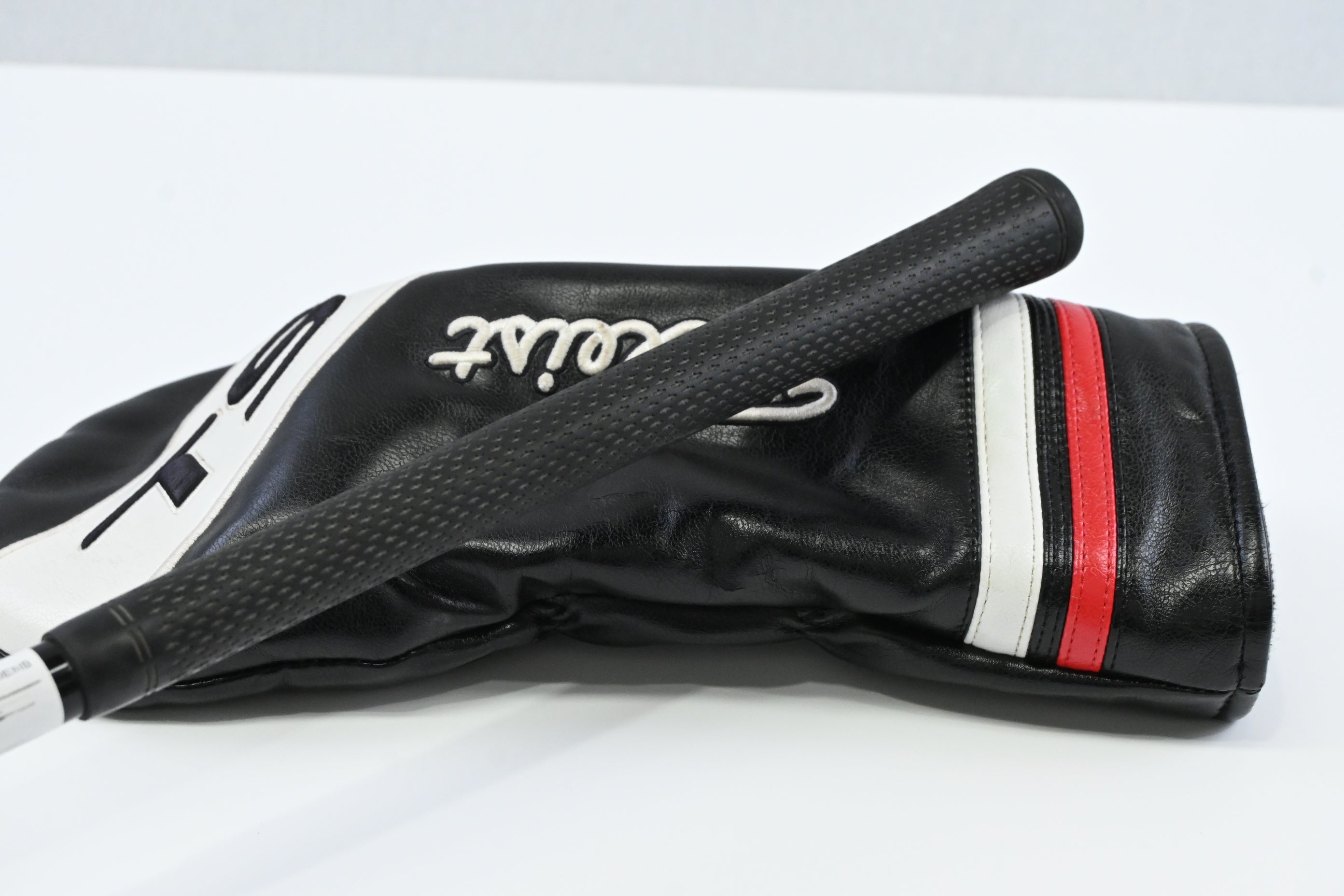 Titleist TS2 Driver / 9.5 Degree / Stiff Flex HZRDUS Smoke Black RDX 60 Shaft