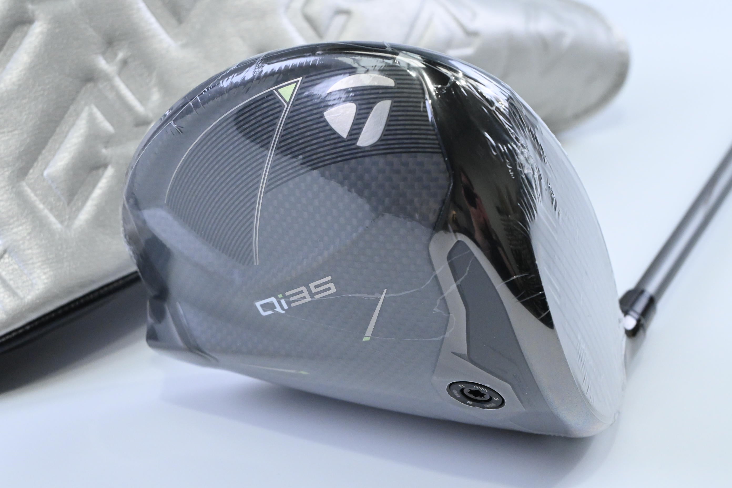 Taylormade Qi35 Driver / 10.5 Degree / Regular Flex Fujikura Air Speeder 50