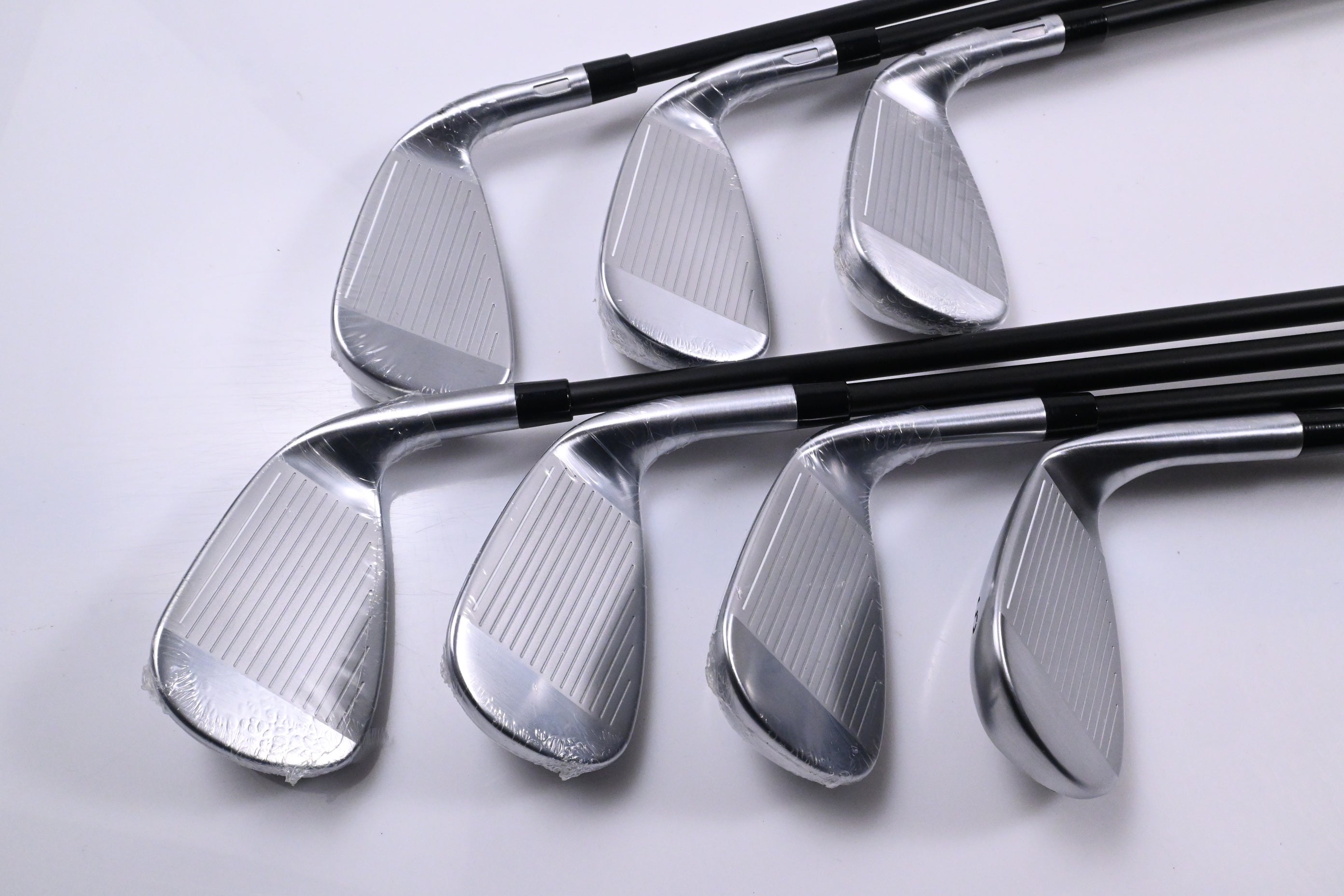 Left Hand Taylormade Qi Max HL Irons / 6-PW+GW+SW / Regular Flex KBS MAX 45