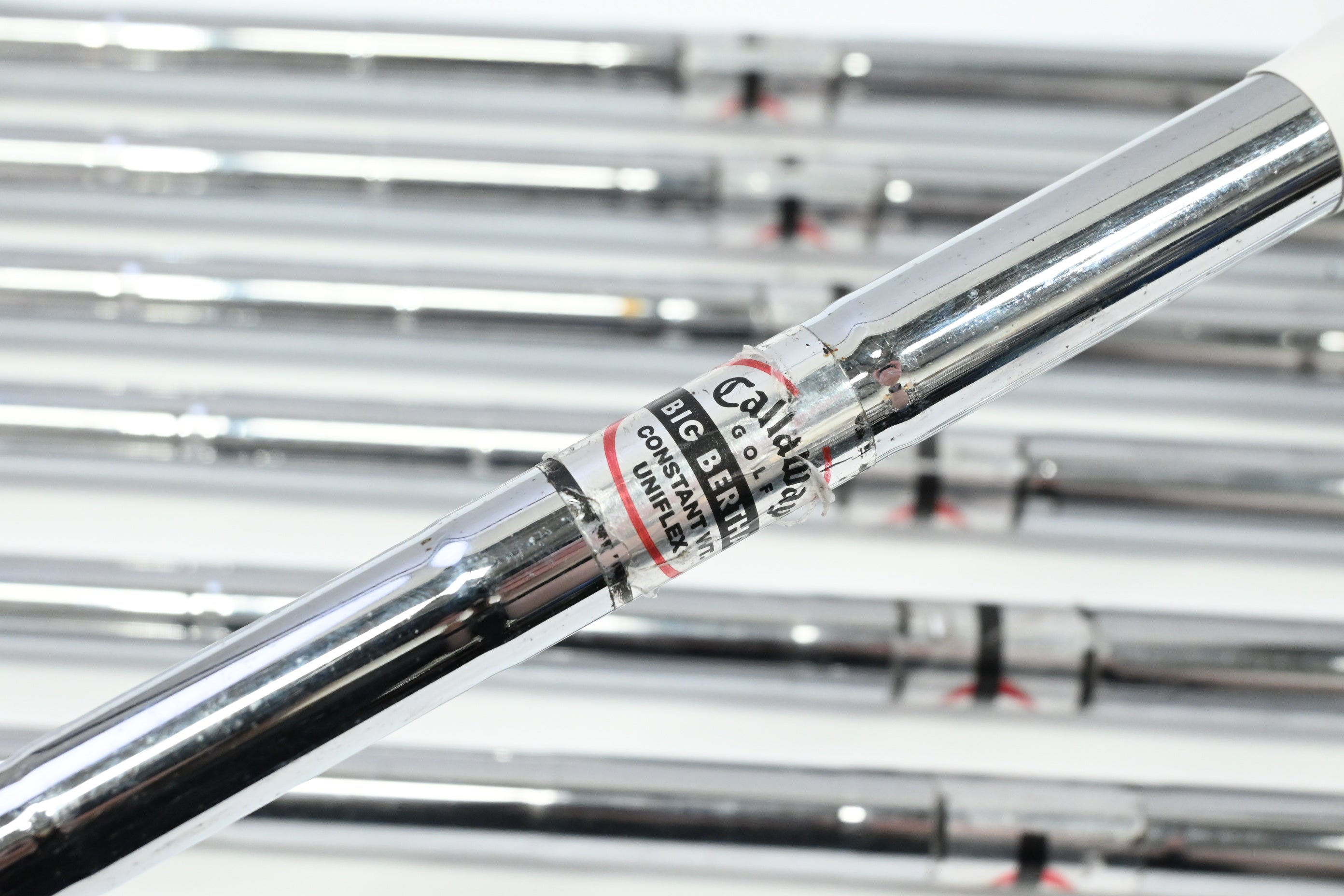 Callaway Big Bertha 2004 Irons / 3-9 / Uniflex Callaway Constant Weight Shafts