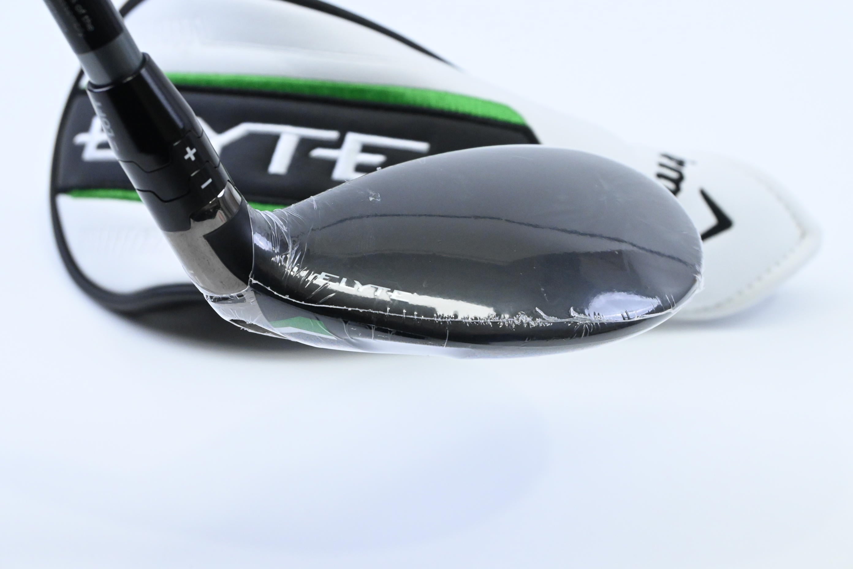 Callaway Elyte X #4 Hybrid / 21 Degree / Regular Flex Denali Charcoal 60 Shaft