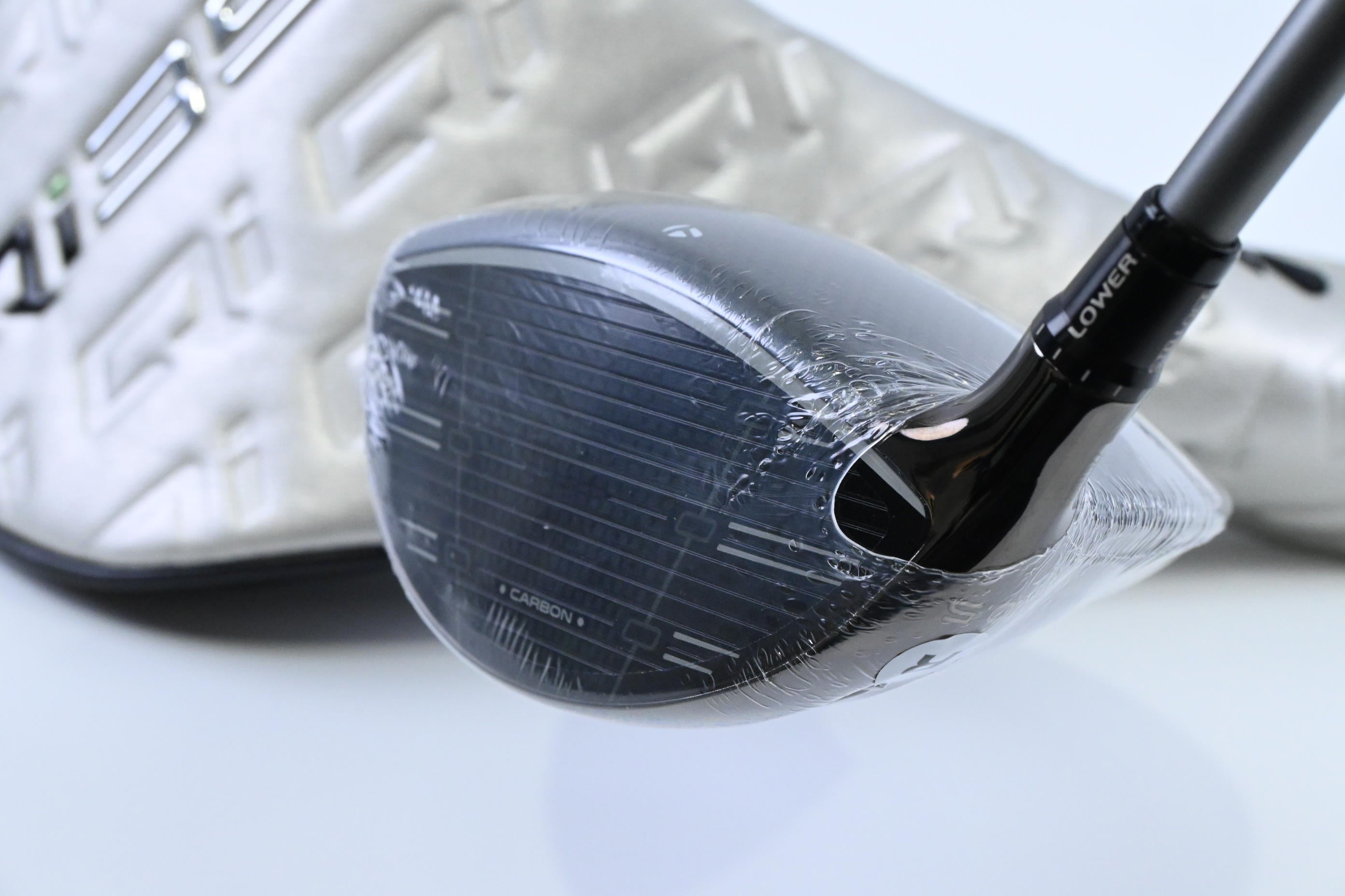 Taylormade Qi35 Driver / 10.5 Degree / Regular Flex Fujikura Air Speeder 50