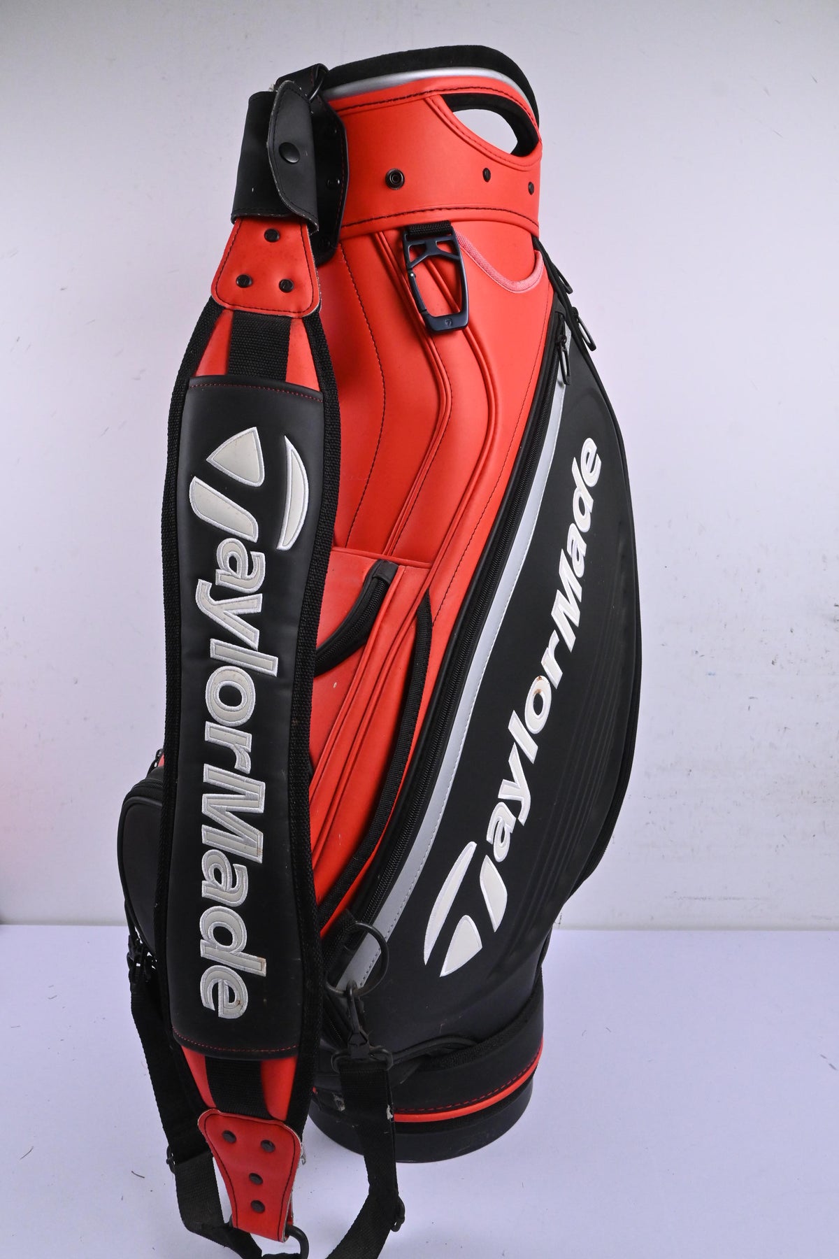 Taylormade Tour Bag / 6-Way Divider / Red & Black