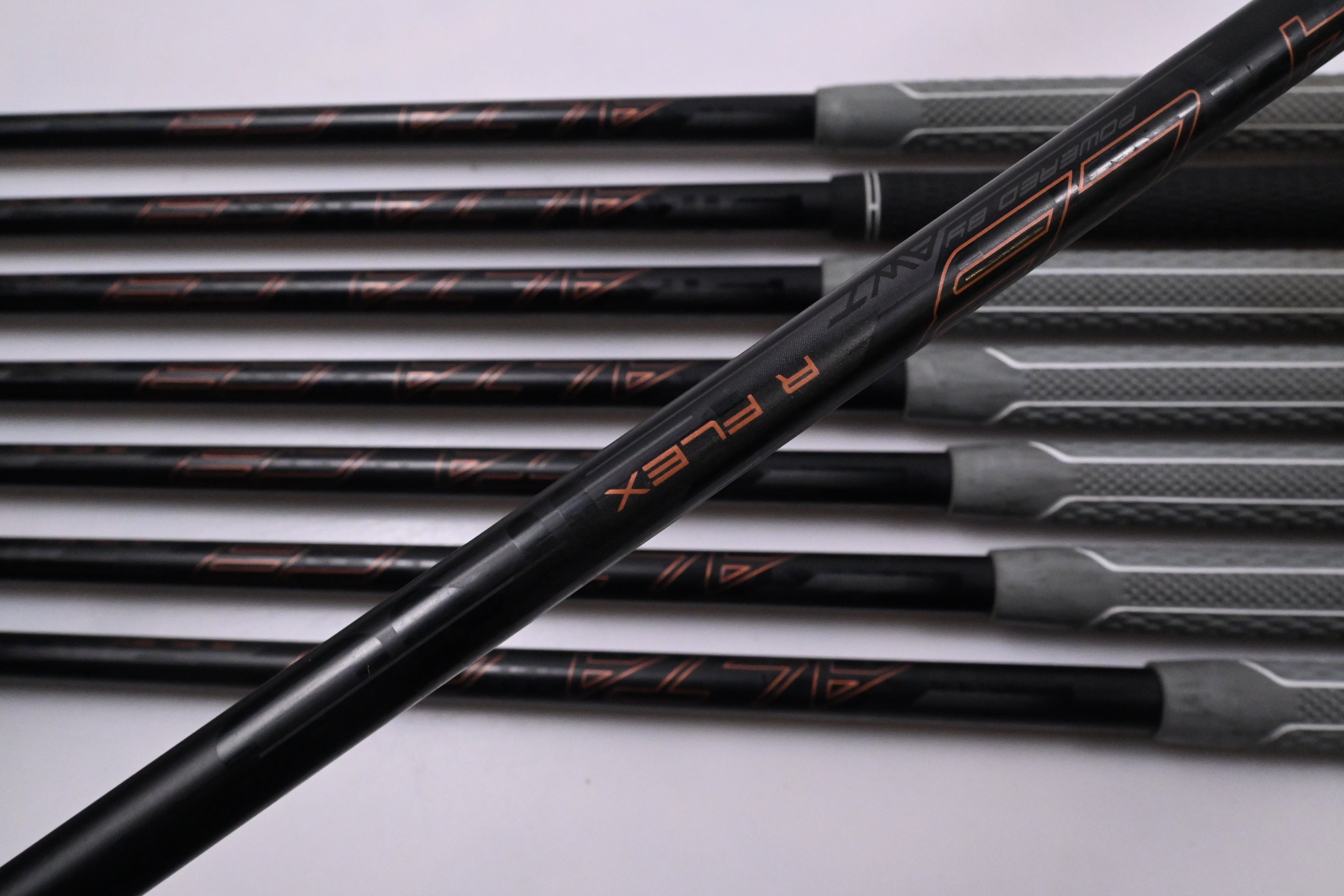 Ping G400 Irons / 5-PW+GW+SW / Black Dot / Regular Flex Ping Alta CB Shafts