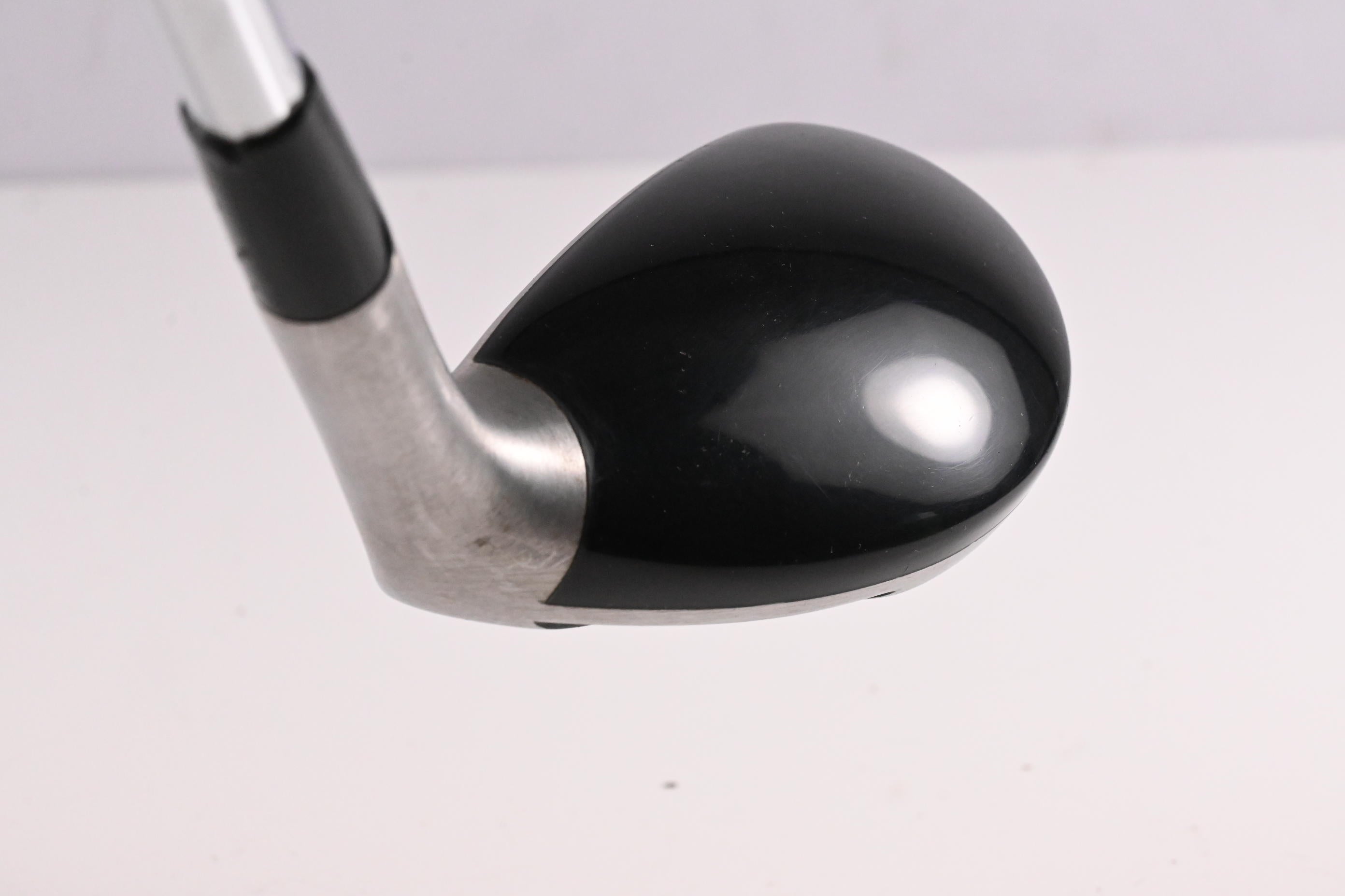 Titleist 585.H #2 Hybrid / 17 Degree / Stiff Flex Dynamic Gold S300 Shaft