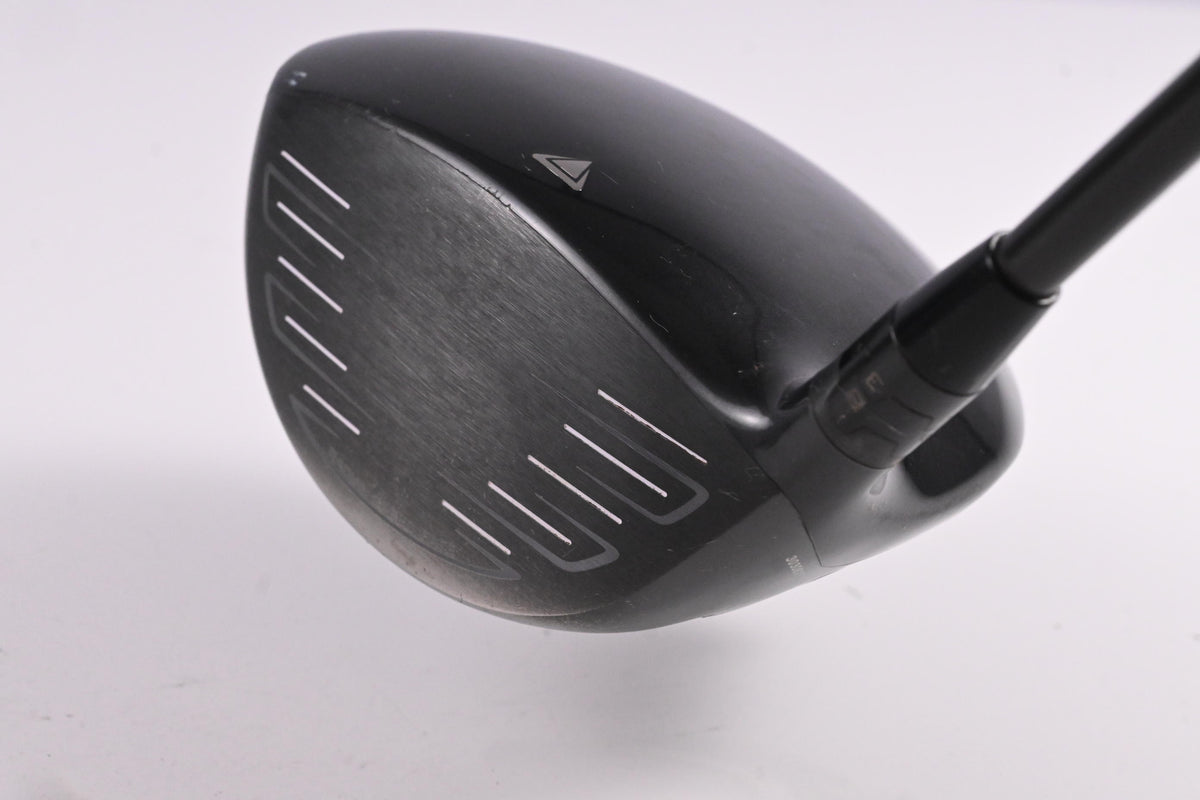 Titleist 917 D2 Driver / 10.5 Degree / Regular Flex Diamana M+ Red 50 Shaft