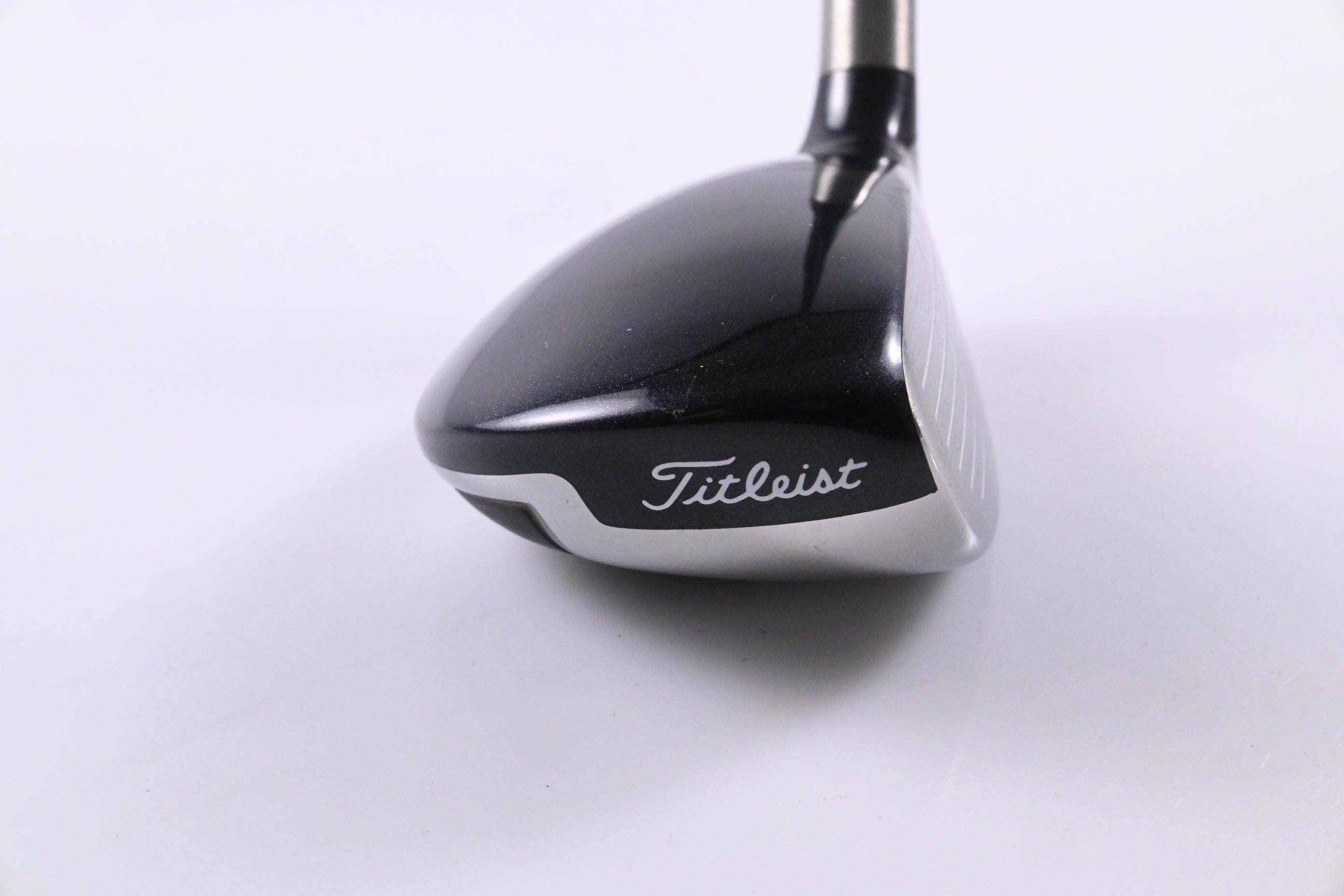 Titleist 909H #3 Hybrid / 19 Degree / Stiff Flex Aldila Voodoo Shaft
