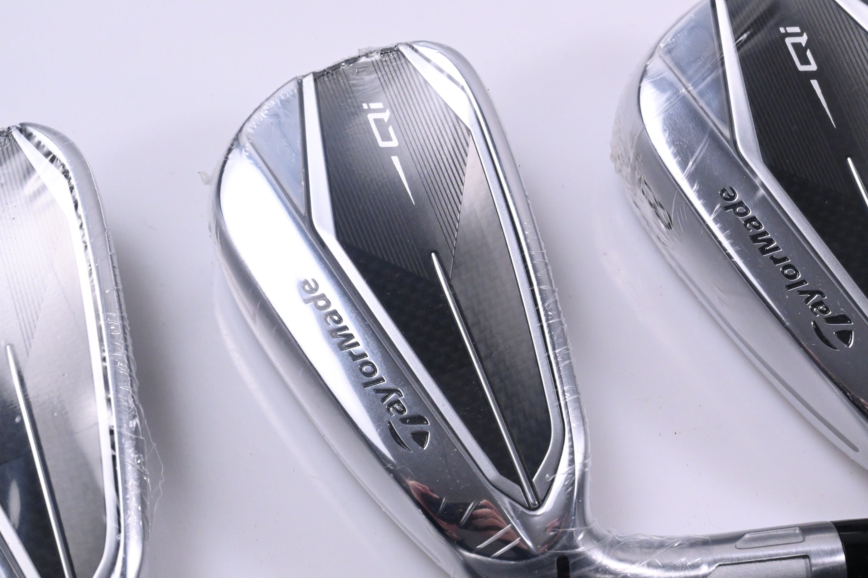 Left Hand Taylormade Qi Max HL Irons / 6-PW+GW+SW / Regular Flex KBS MAX 45