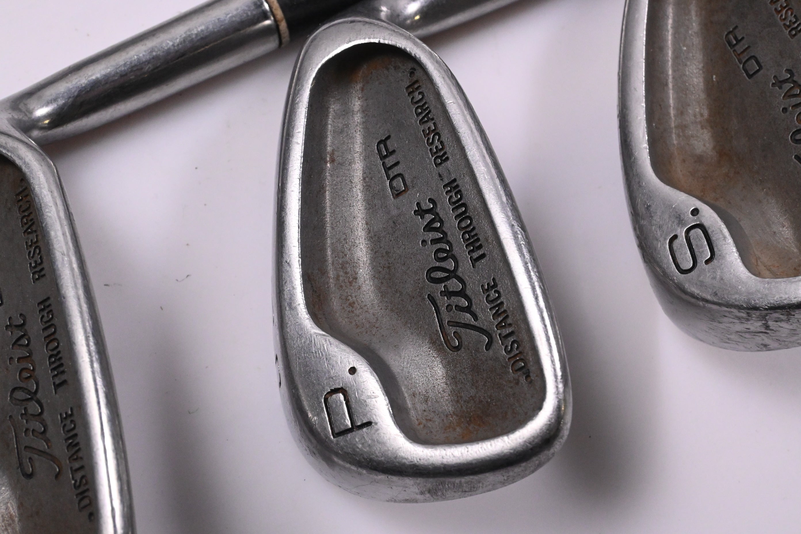 Titleist DTR Irons / 7-PW+SW / Stiff Flex Dynamic Gold Shafts