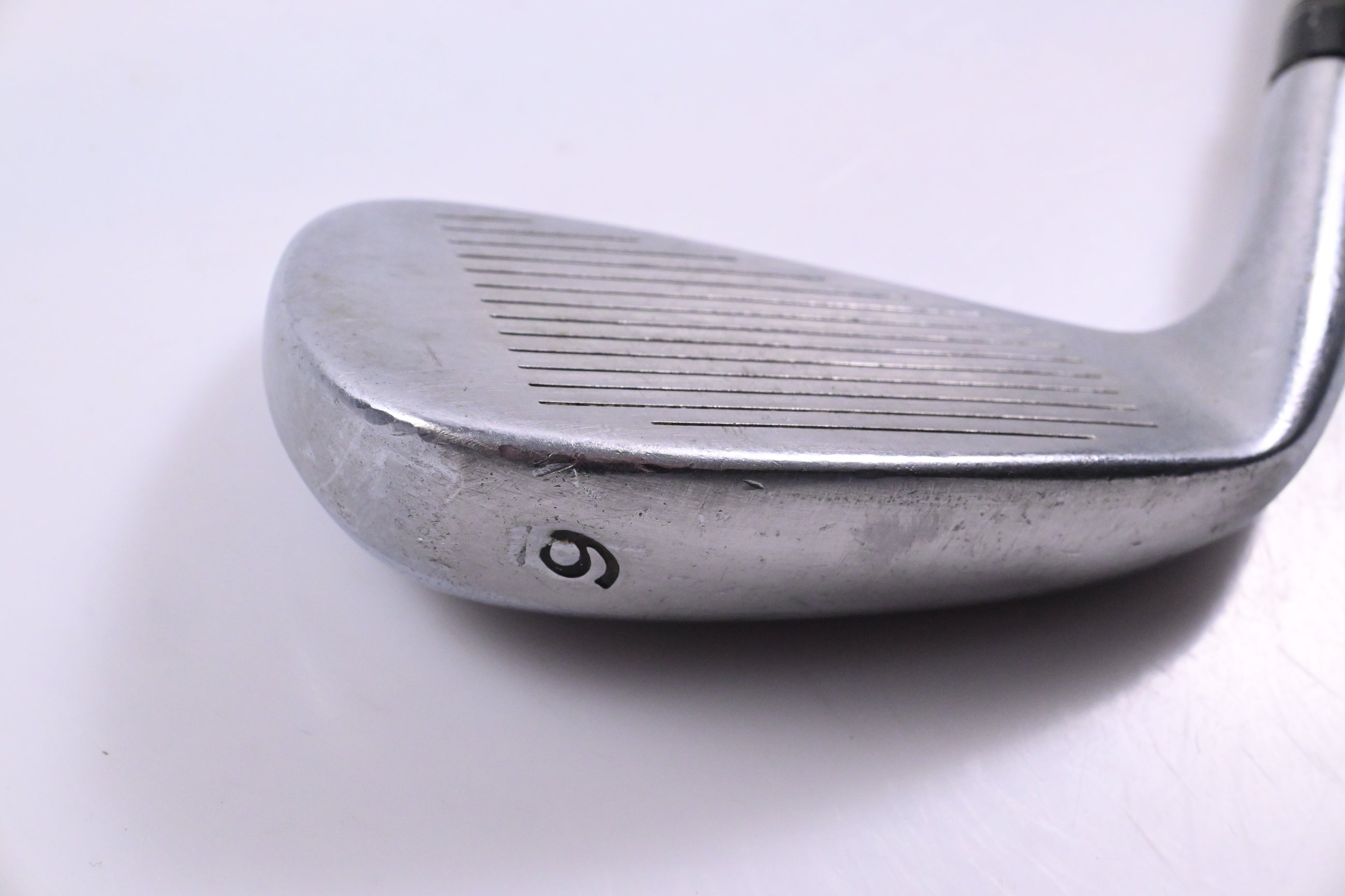 Taylormade R9 #6 Iron / 28 Degree / Regular Flex Fujikura Motore 65 Shaft