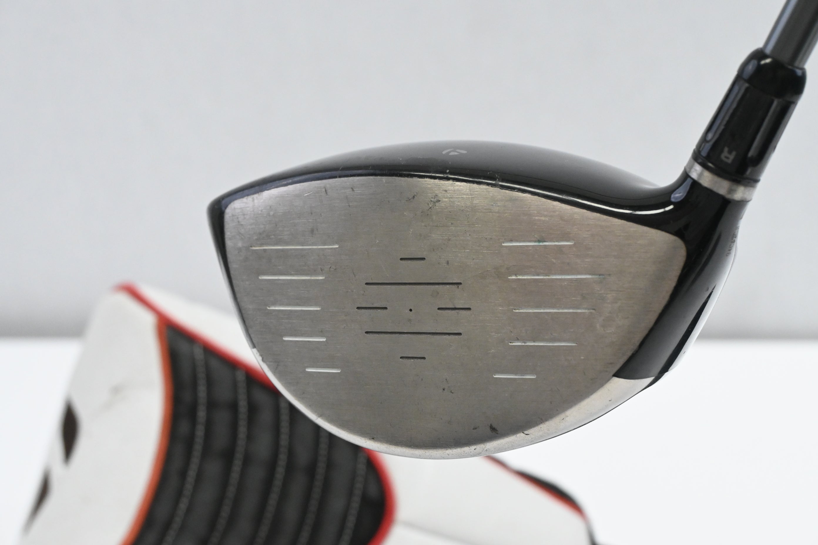 Taylormade R9 460 Driver / 10.5 Degree / Regular Flex Accra I Series 42 Shaft