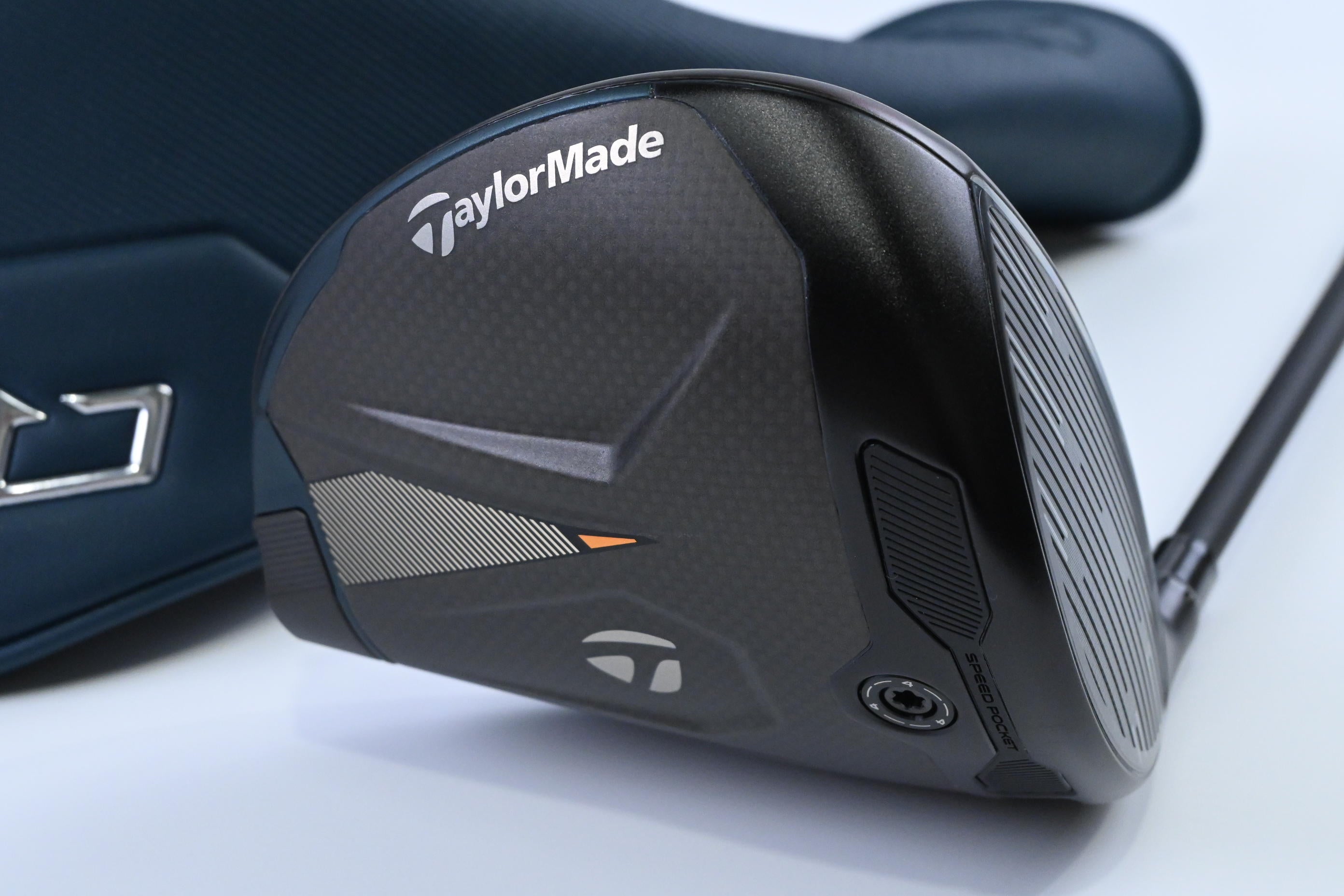Taylormade Qi4D Max Driver / 10.5 Degree / Regular Flex Reax Blue 50 Shaft