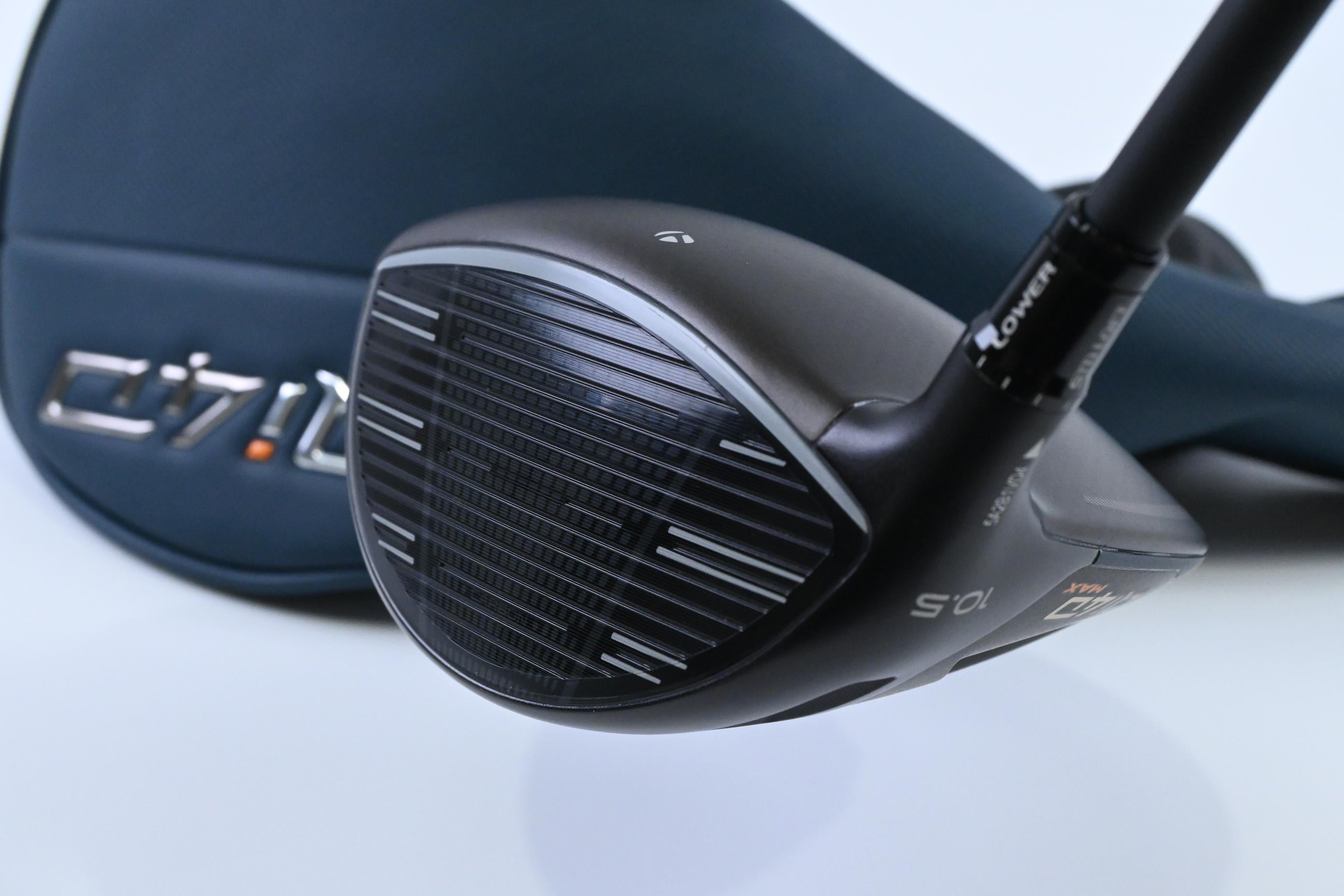 Taylormade Qi4D Max Driver / 10.5 Degree / Regular Flex Reax Blue 50 Shaft