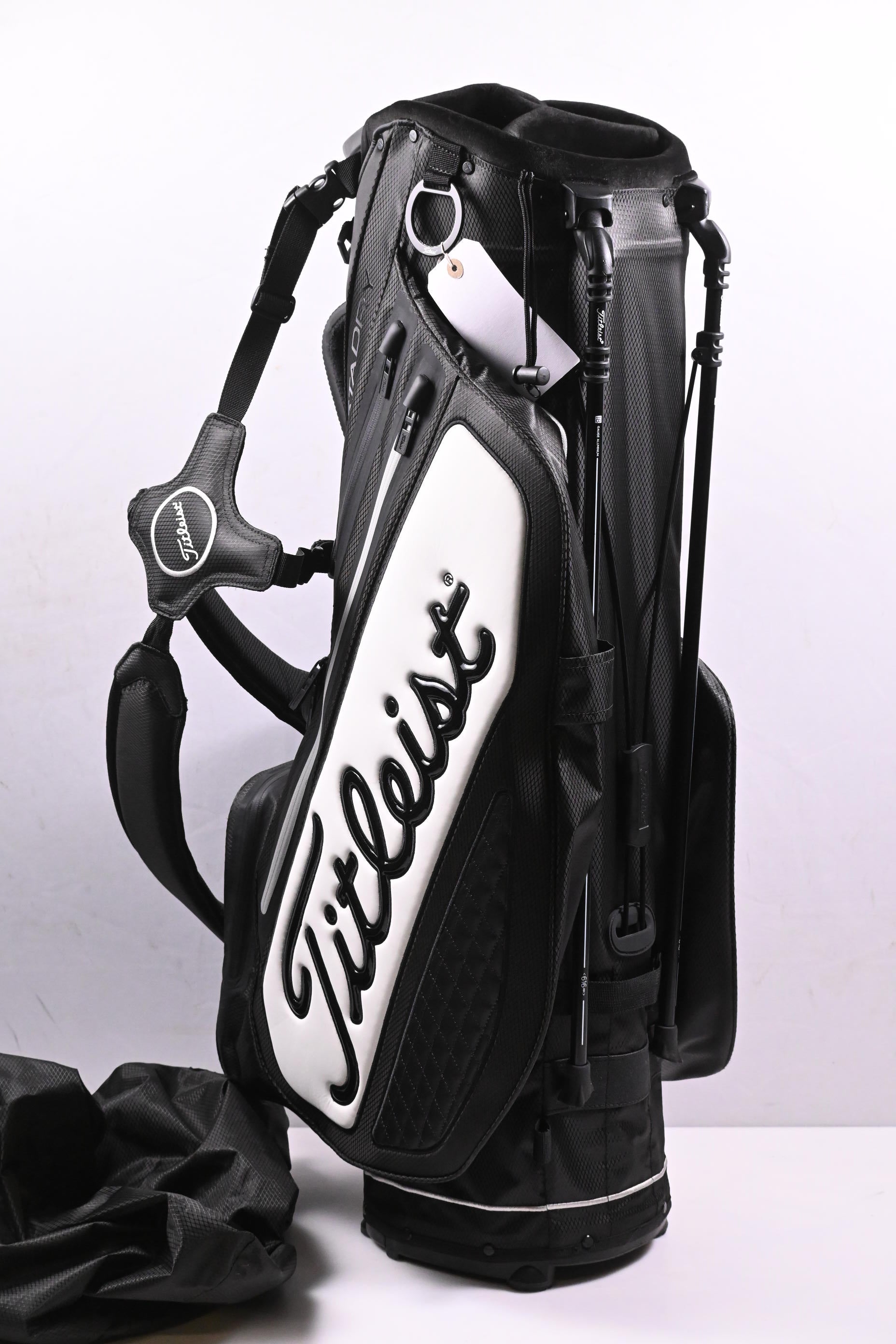 Titleist StaDry Stand Bag / 4-Way Divider / Black, White