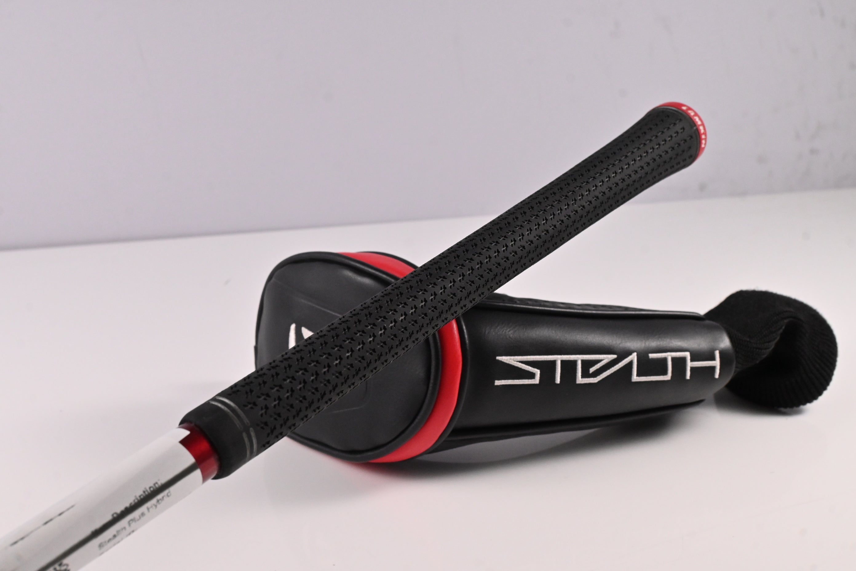 Taylormade Stealth Plus #3 Hybrid / 19.5 Degree / Stiff Flex HZRDUS Smoke RDX 80