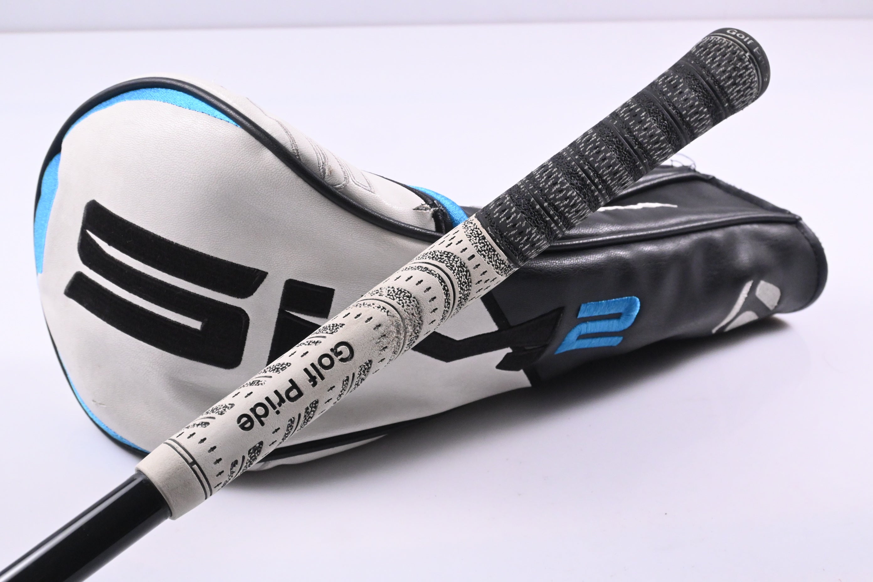 Taylormade SIM2 Max Driver / 10.5 Degree / Stiff Flex Kuro Kage Silver 60 Shaft