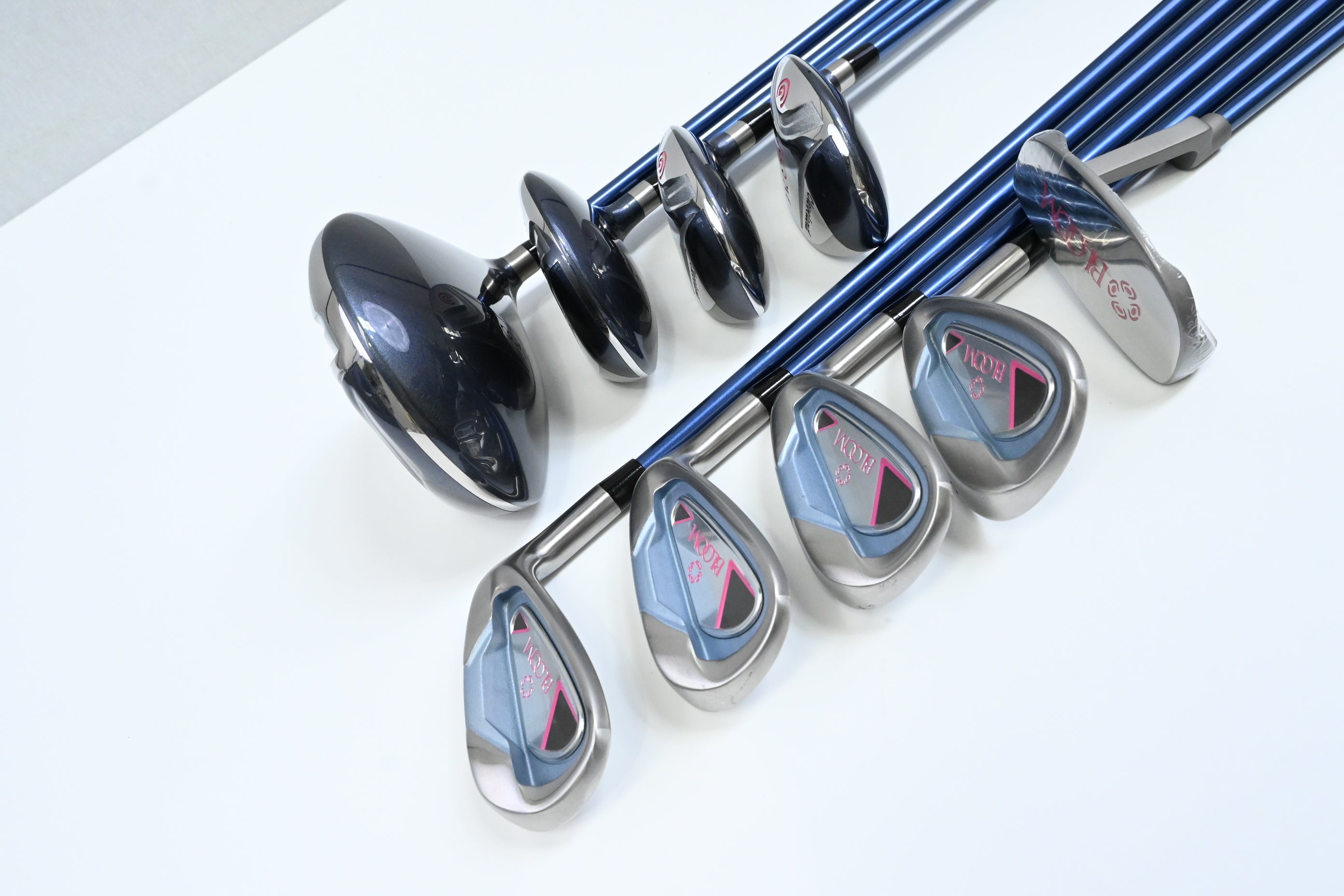 Ladies Cleveland Bloom Package Set / Woods, Hybrids, Irons, Putter, Bag