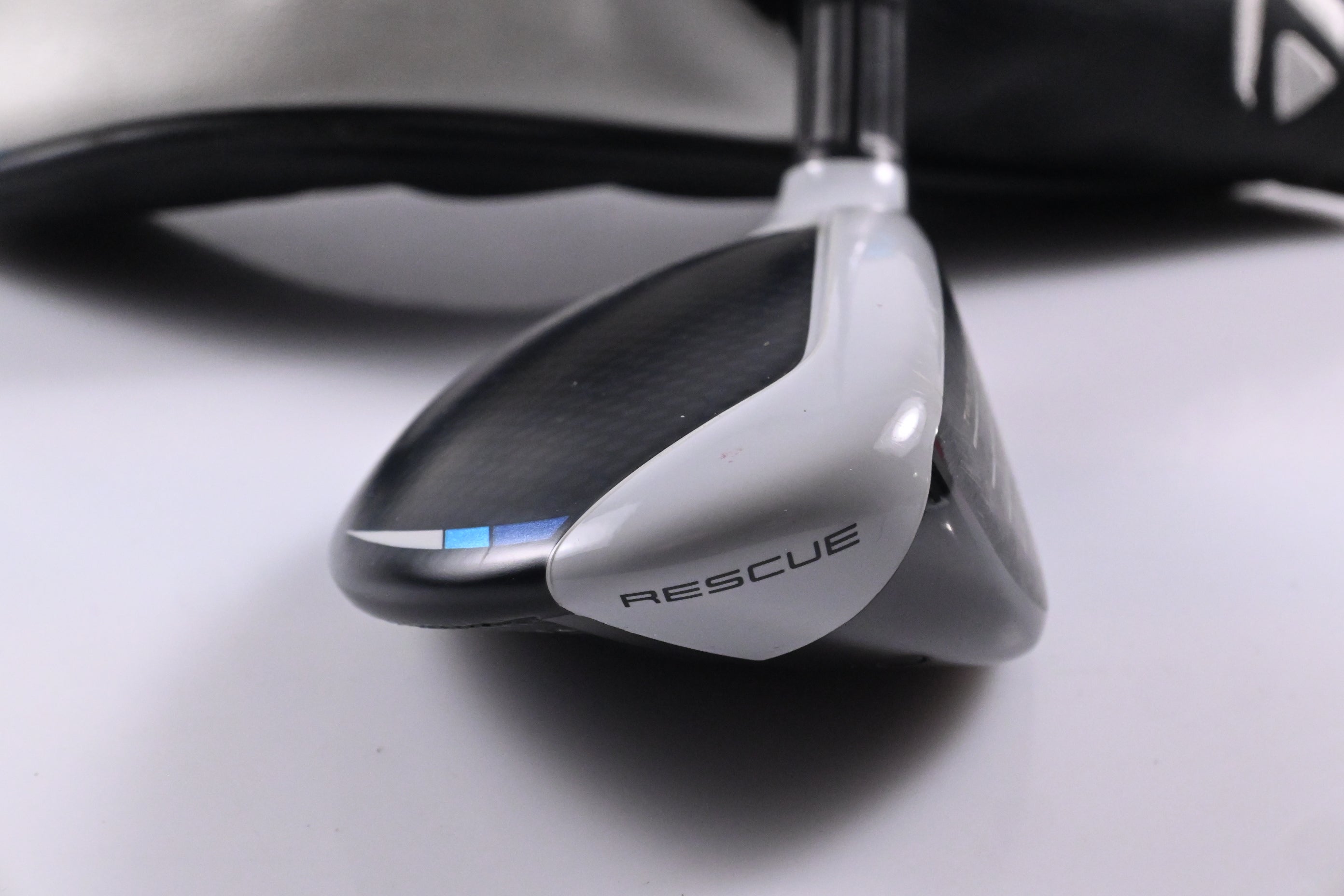 Taylormade SIM2 Max #4 Hybrid / 22 Degree / Regular Flex Fujikura Ventus Blue 6