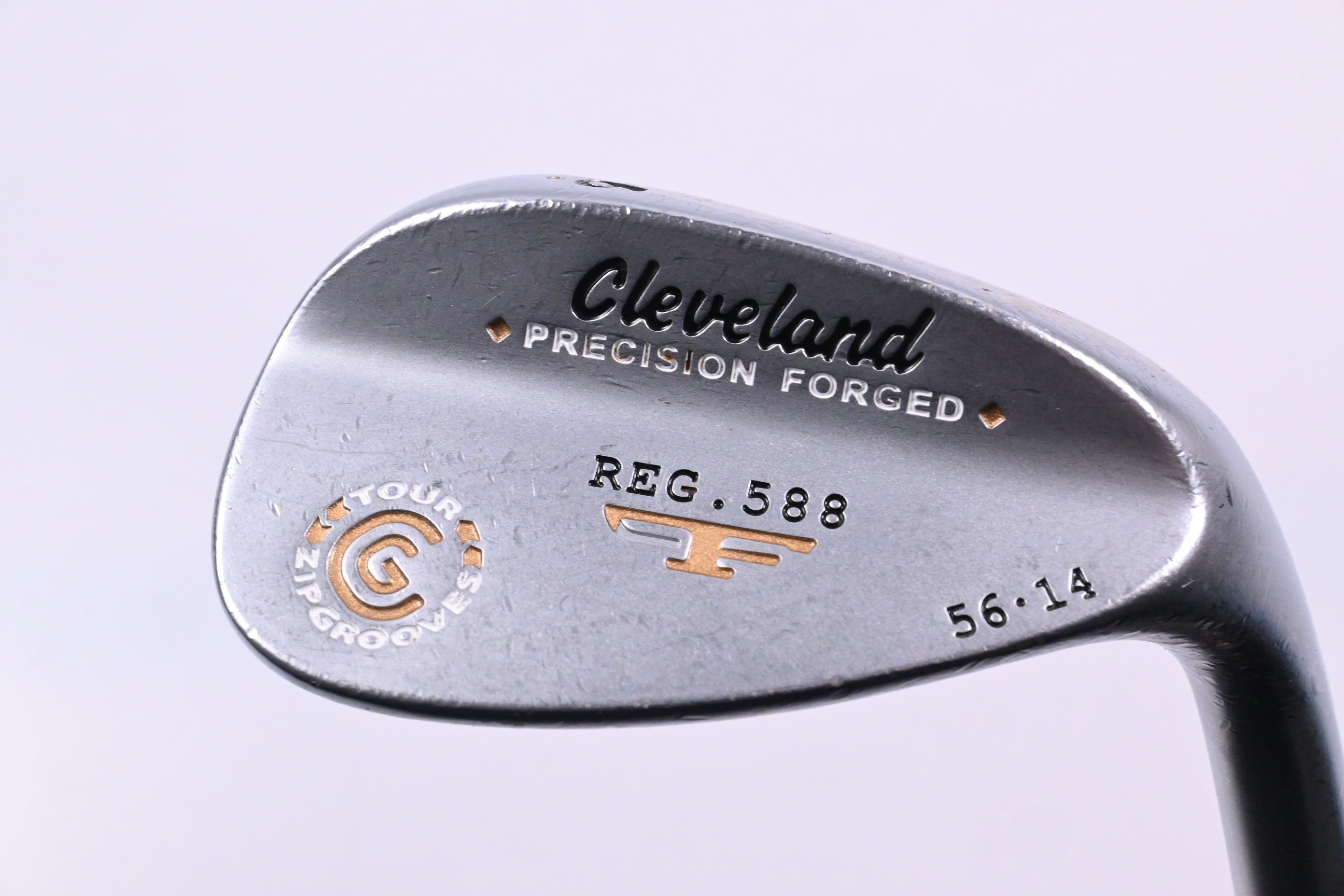 Cleveland 588 Precision Forged Sand Wedge / 56 Degree / Wedge Flex Tour Concept