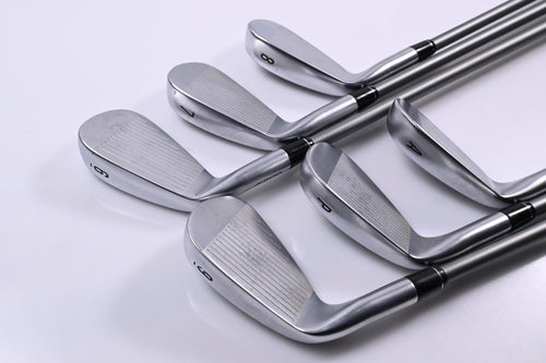 Callaway Apex Ai200 Irons / 6-PW+GW / Regular Flex Denali Frost Silver 60 Shafts