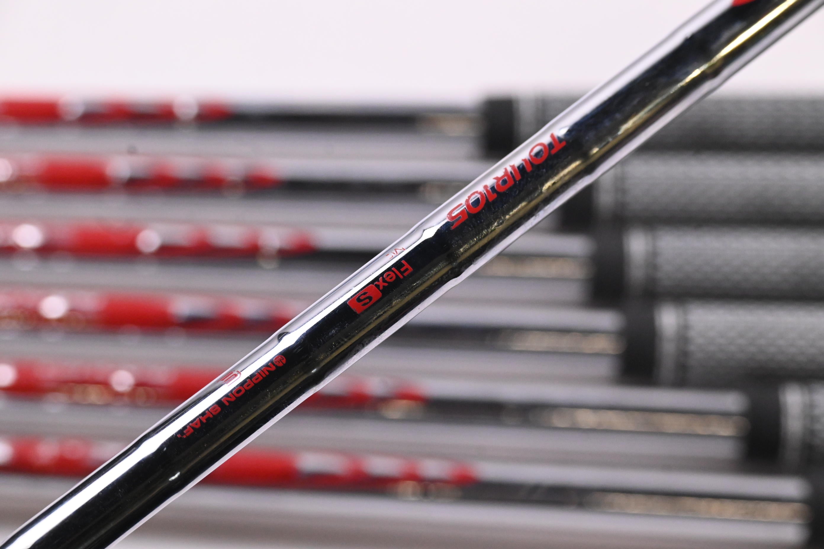 Mizuno Pro 223/221 Irons / 4-PW / Stiff Flex N.S.Pro Modus³ Tour 105 Shafts