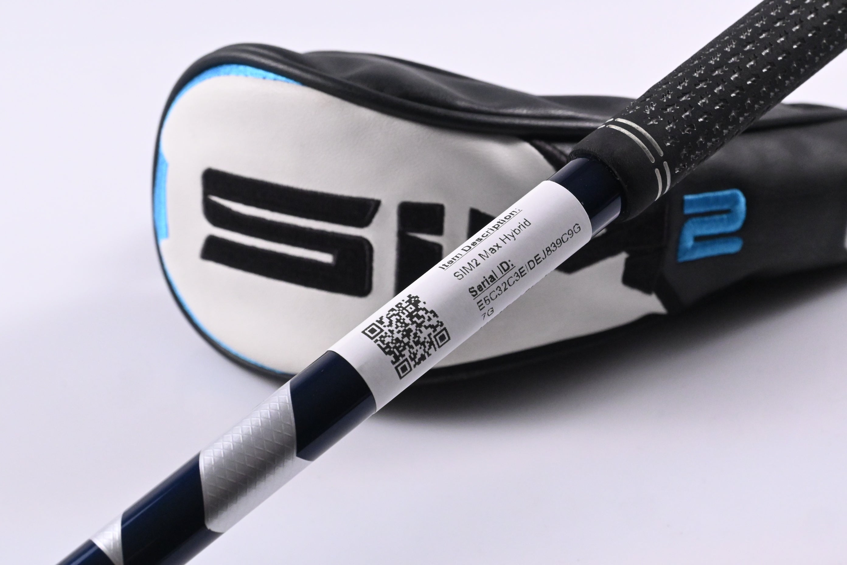 Taylormade SIM2 Max #4 Hybrid / 22 Degree / Regular Flex Fujikura Ventus Blue 6