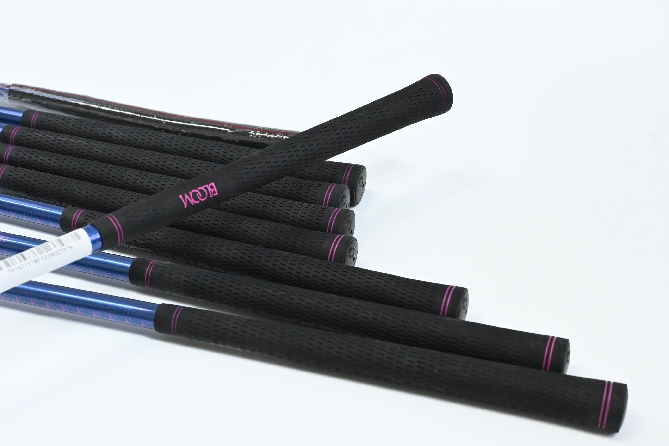 Ladies Cleveland Bloom Package Set / Woods, Hybrids, Irons, Putter, Bag