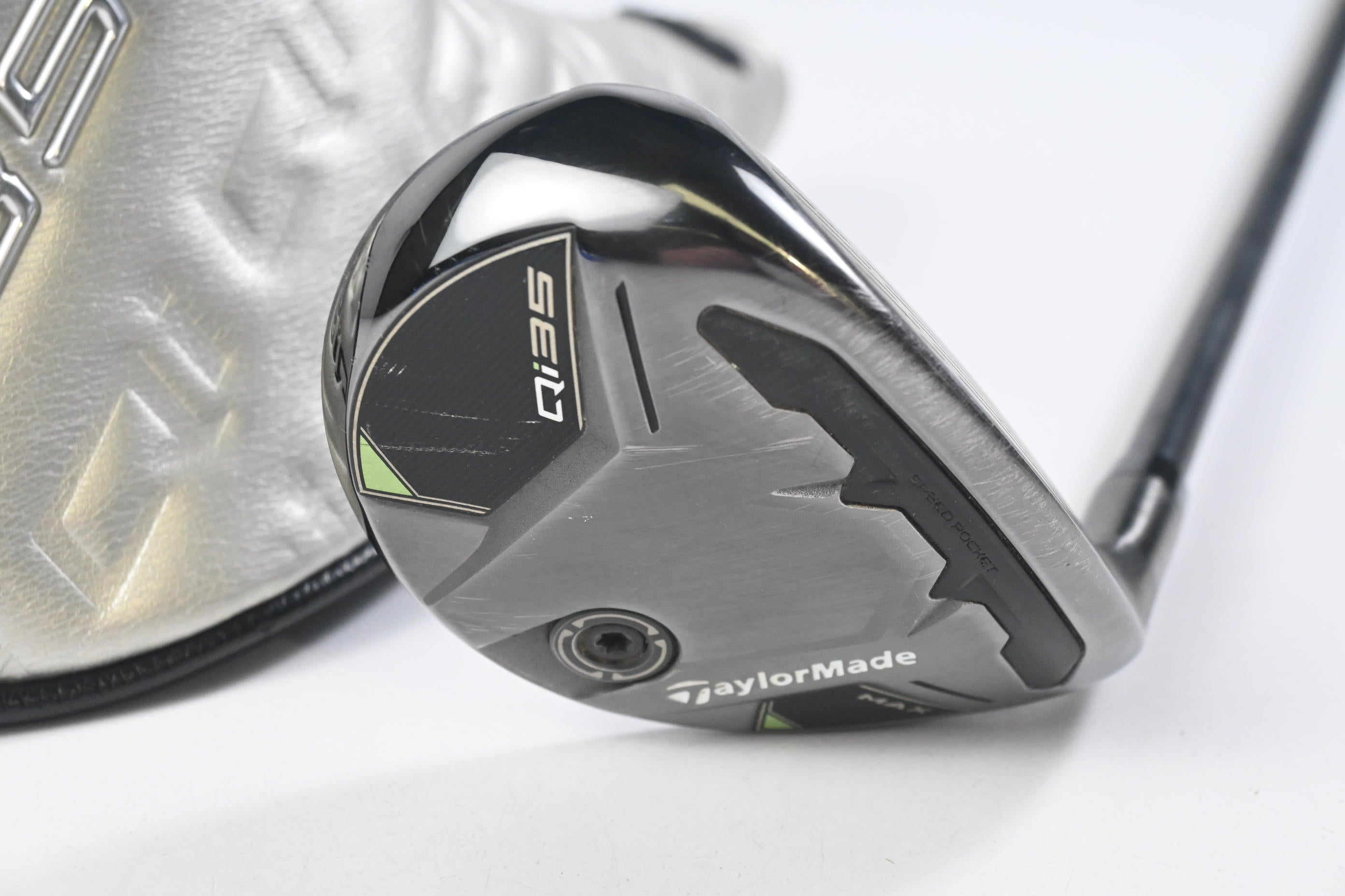 Taylormade Qi35 Max #4 Hybrid / 23 Degree / X-Flex Kai'li Dark Waves Blue 95 Shaft