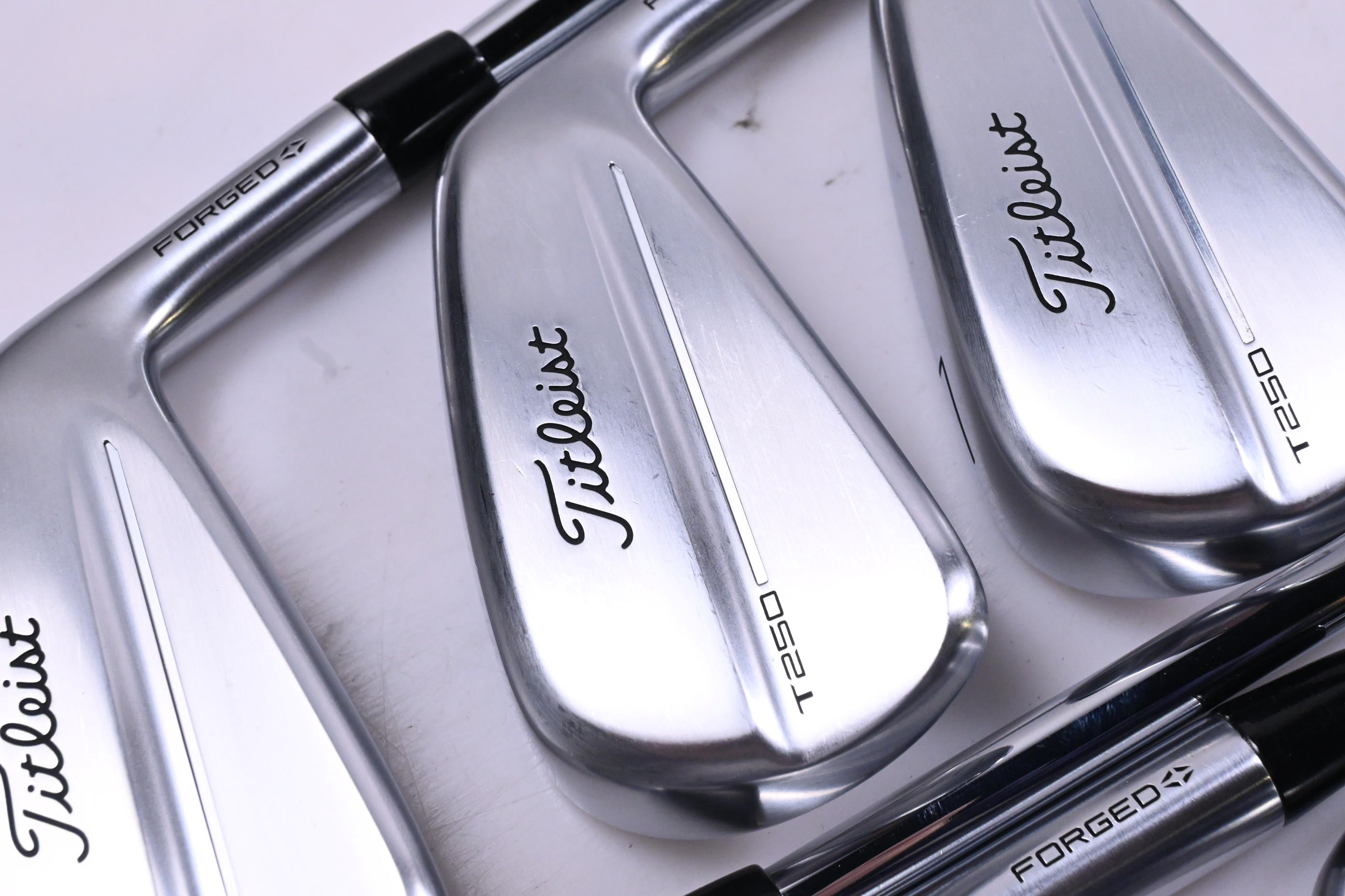 Titleist T250 2025 Irons / 5-PW+48° / Regular Flex AMT Red Shafts