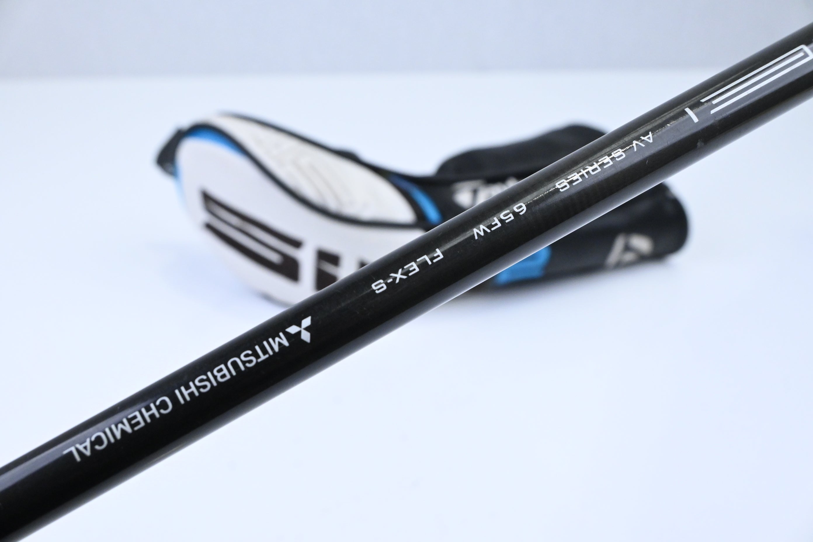 Taylormade SIM2 Ti #3 Wood / 15 Degree / Stiff Flex Tensei AV Raw Blue 65 Shaft